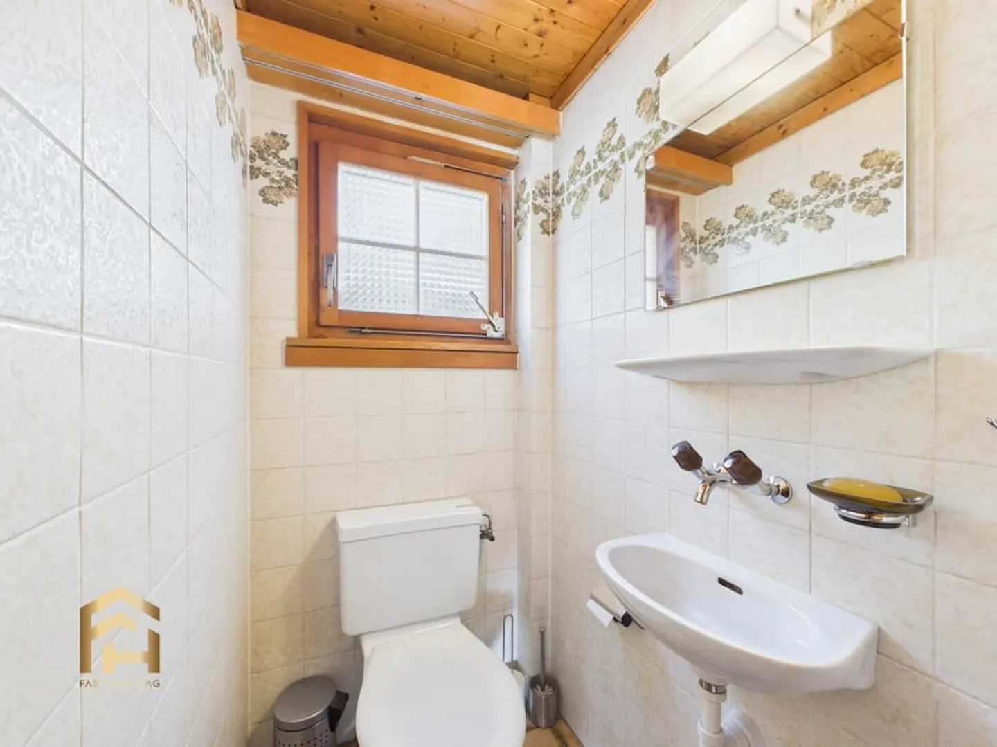 Sonniges Chalet mit Einliegerwohnung und Ausbaupotenzial - Foto 10 di 13