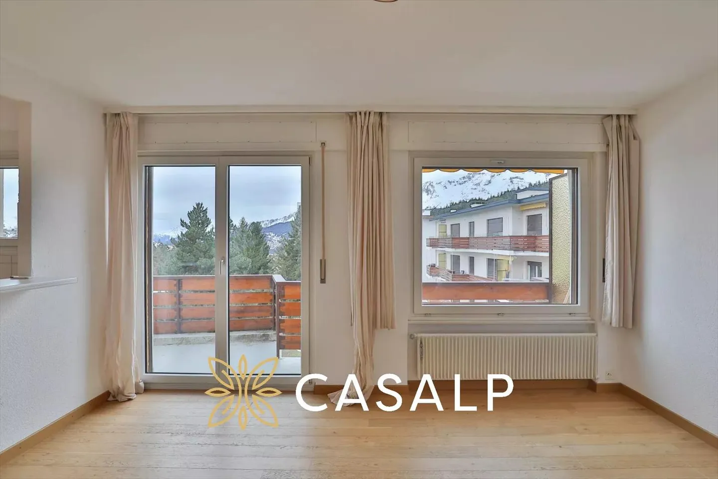 Bright 2.5 room attic in the center of Crans-Montana - Photo 3 of 13