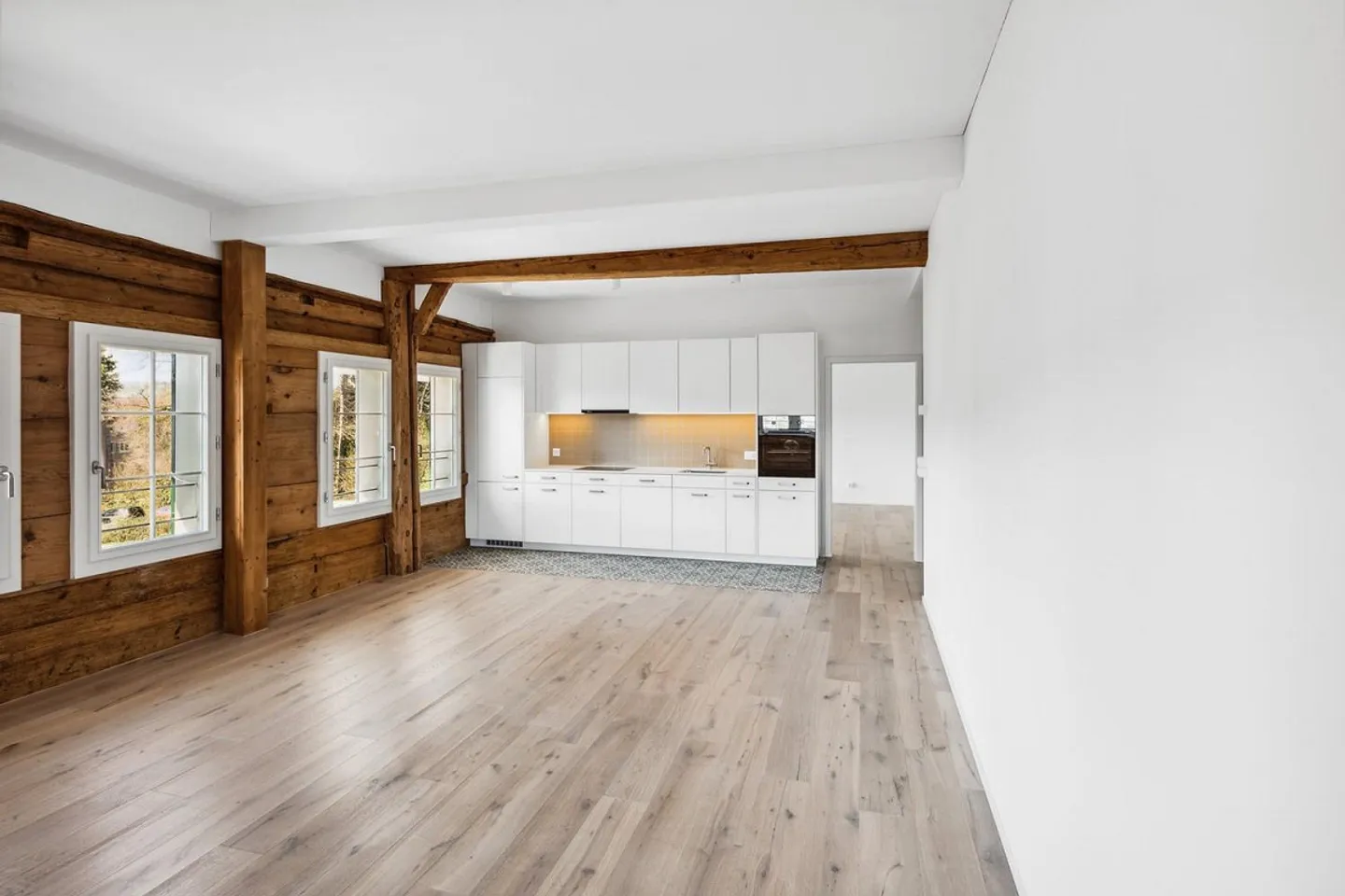 Like-new 2.5-room apartment in a historic building - Photo 1 of 9