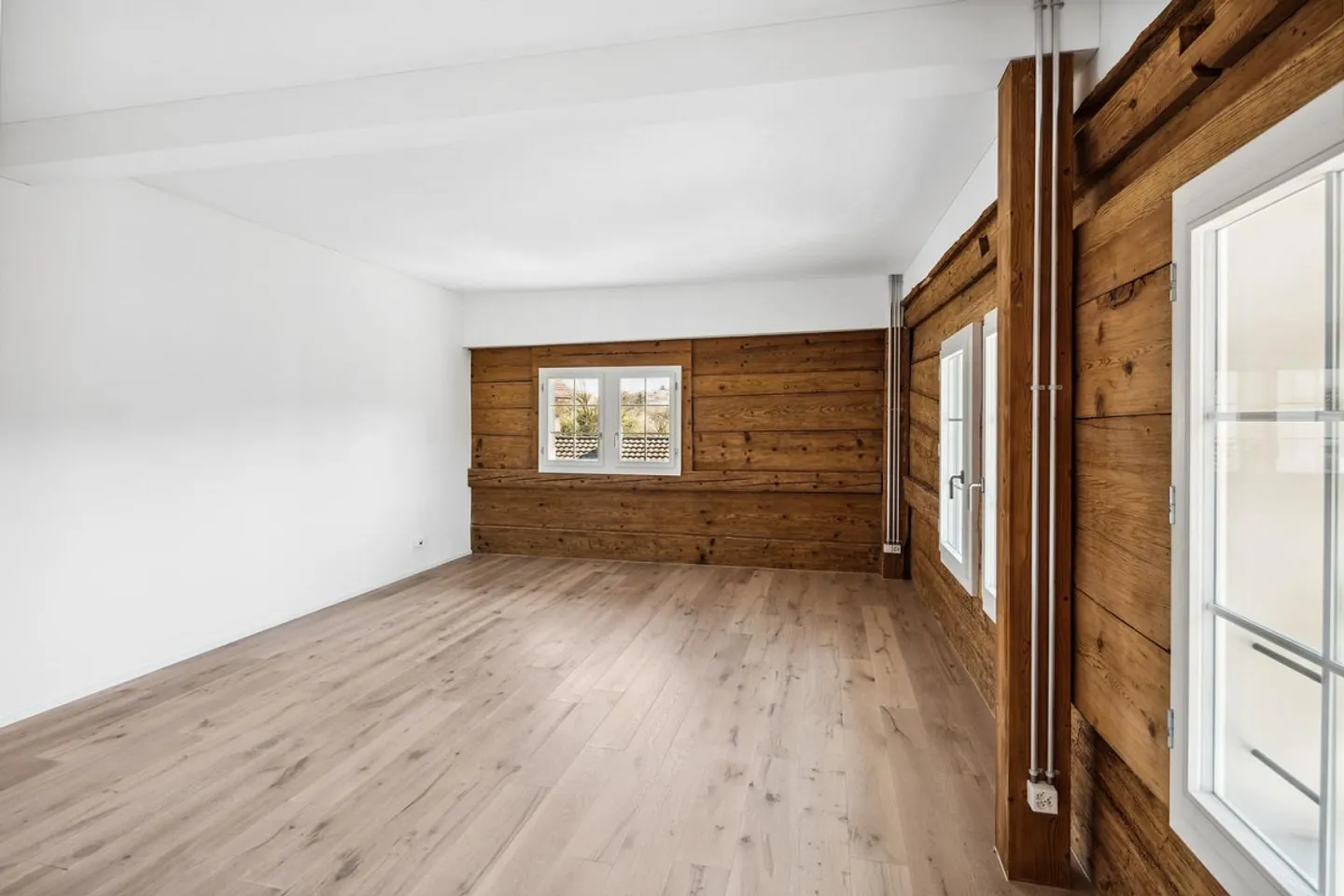 Like-new 2.5-room apartment in a historic building - Photo 2 of 9