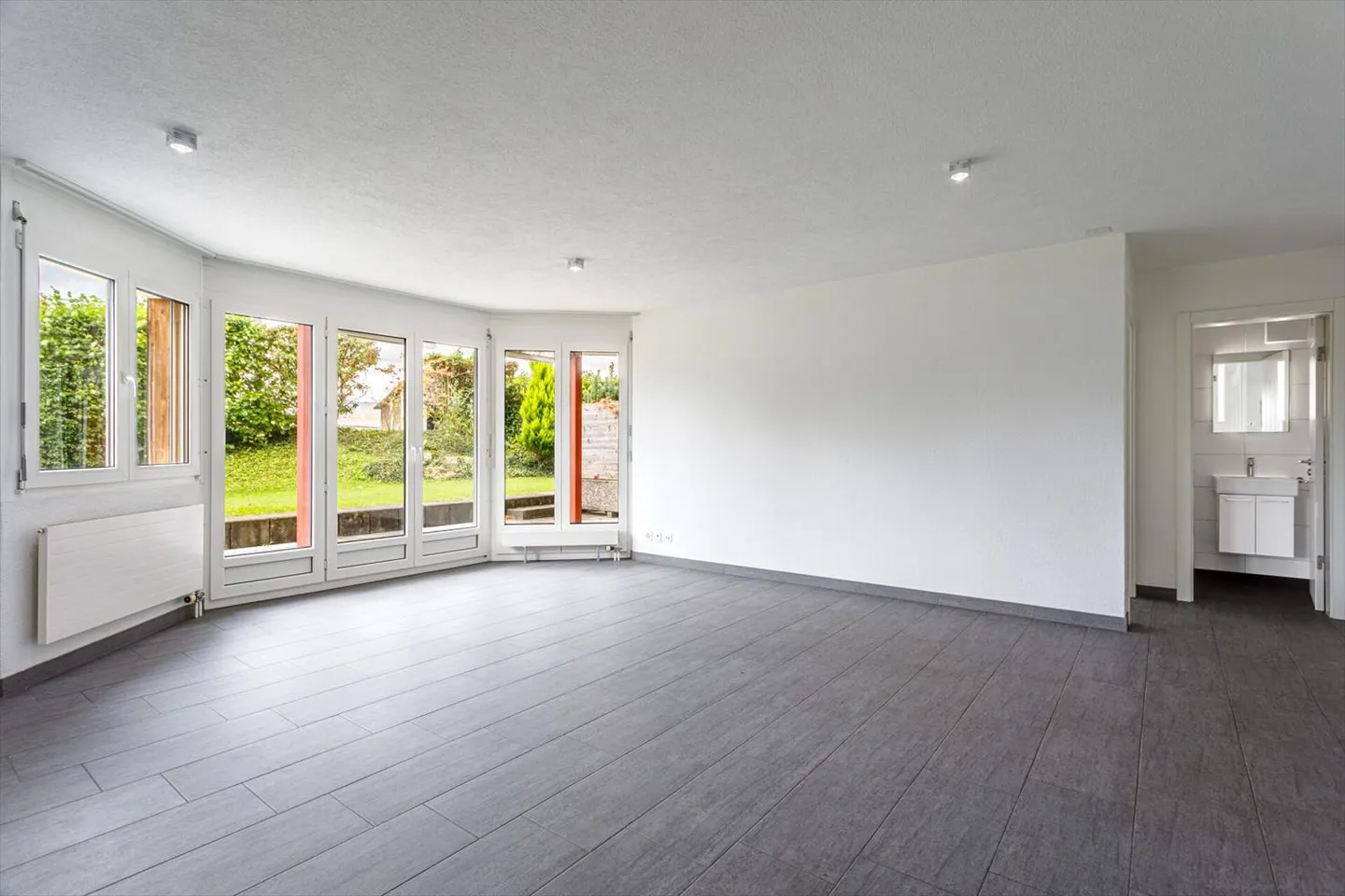 3.5 Room apartment - Photo 3 of 10