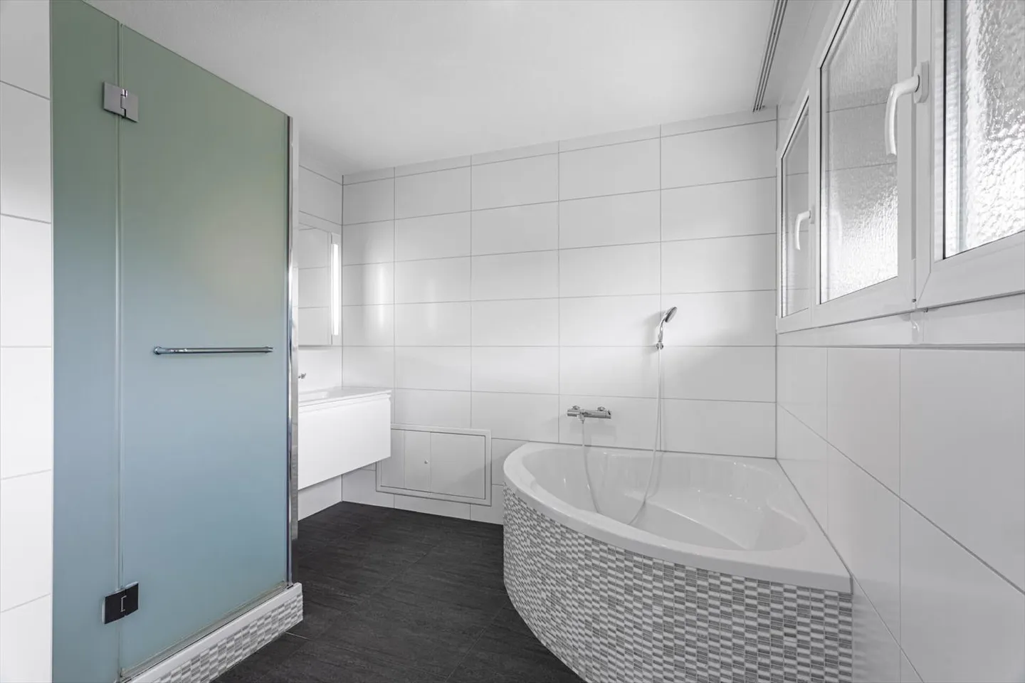 3.5 Room apartment - Photo 6 of 10