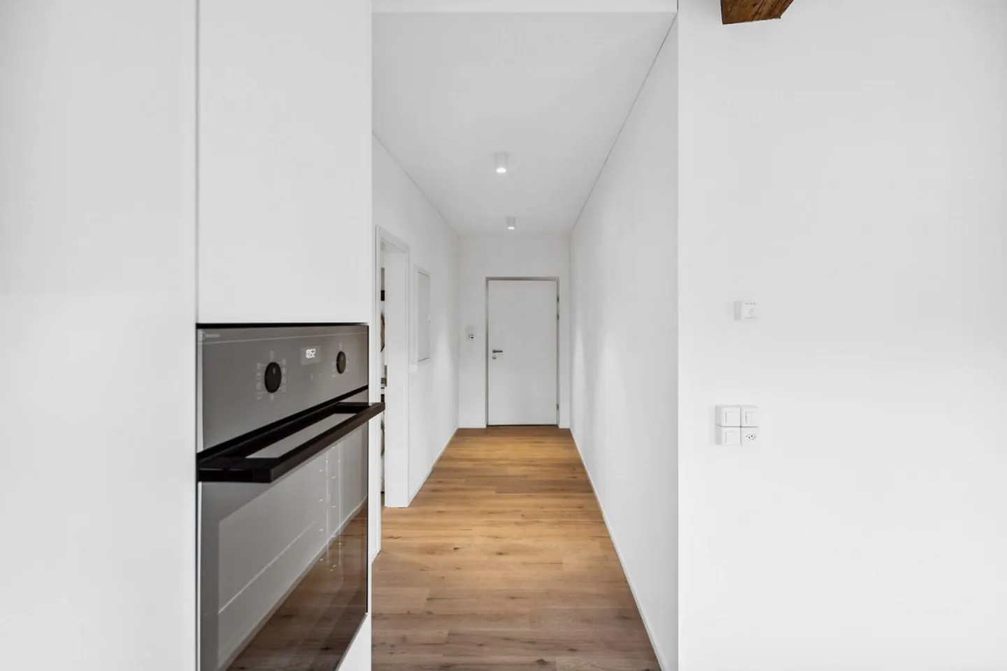 Like-new 2.5-room apartment in a historic building - Photo 7 of 9