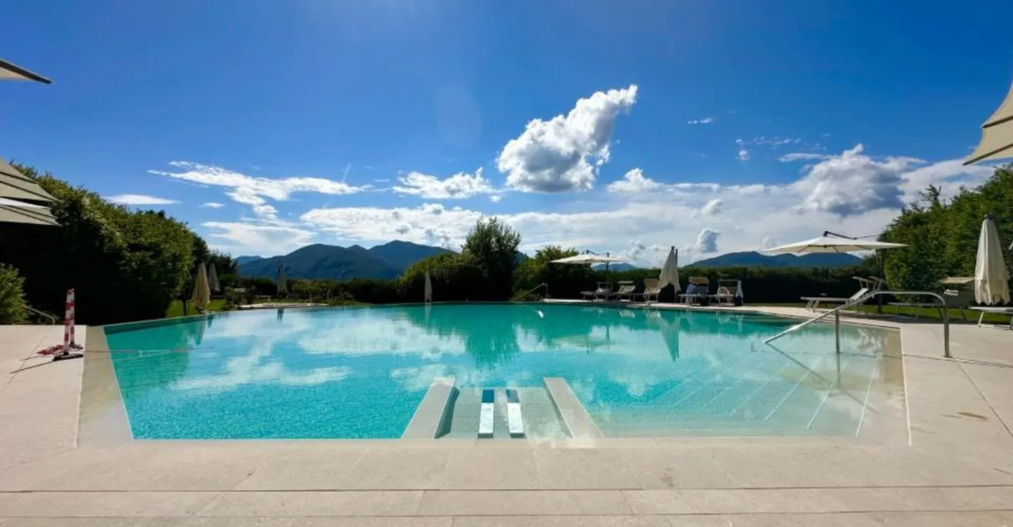 Luxury property with lake view and exclusive services in a 5-star resort - Photo 11 of 12