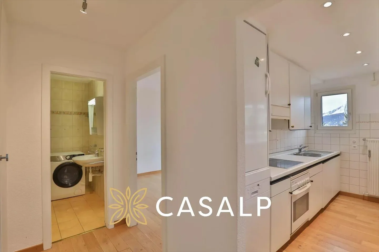 Bright 2.5 room attic in the center of Crans-Montana - Photo 8 of 13