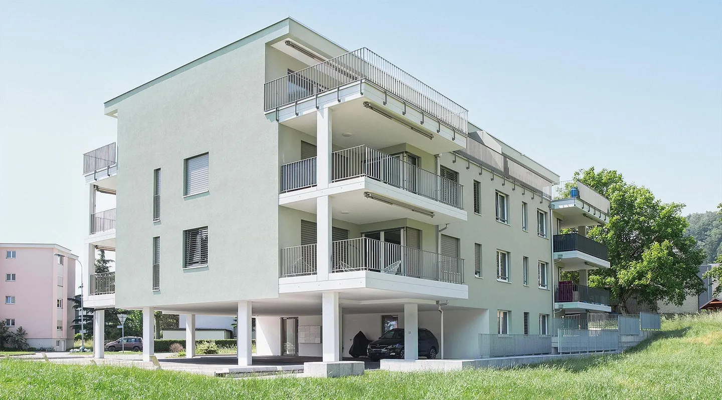 Appartement lumineux et moderne de 2,5 pièces avec grand balcon - Photo 1 sur 5