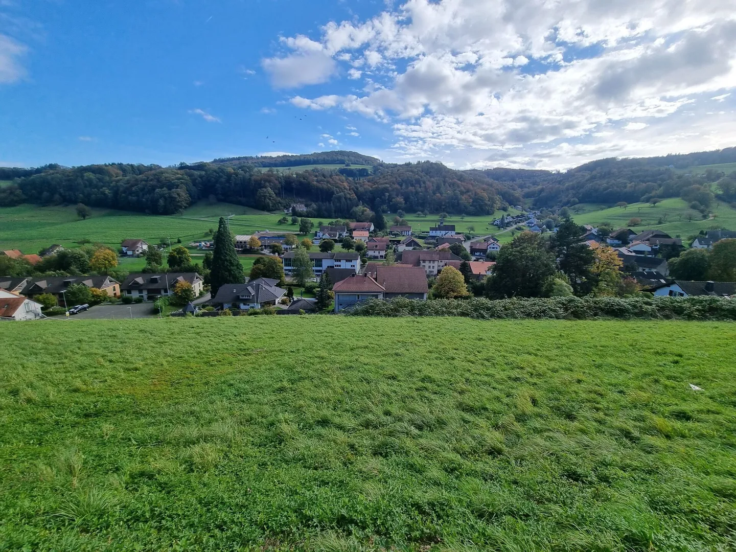 5.492 m² Terreno edificabile Zona residenziale W2 Häuptli (W2H) in una posizione collinare soleggiata con vista non ostacolata - Foto 2 di 7