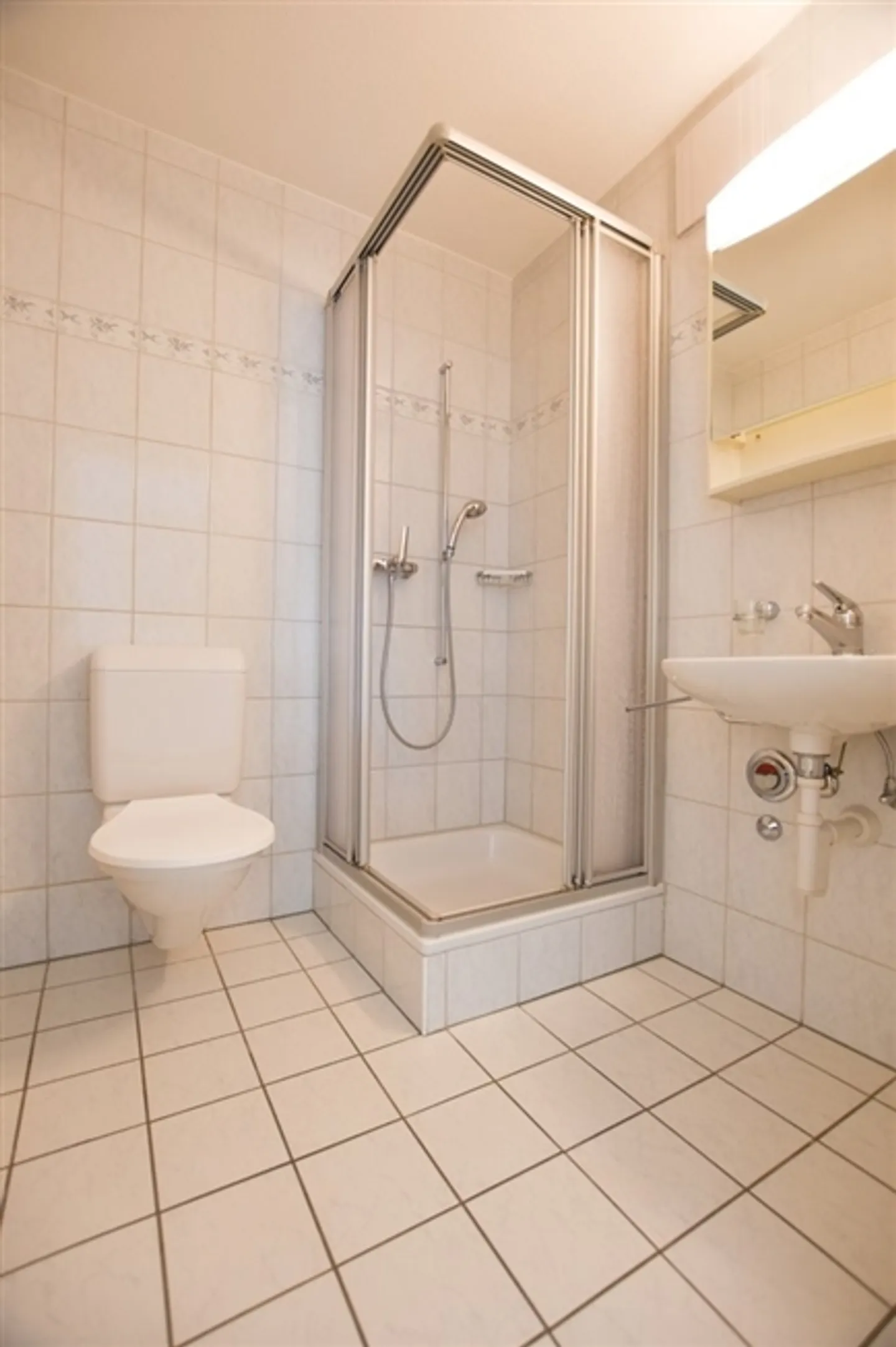 Appartamento 4.5 locali con giardino e lavanderia privata - Foto 8 di 12