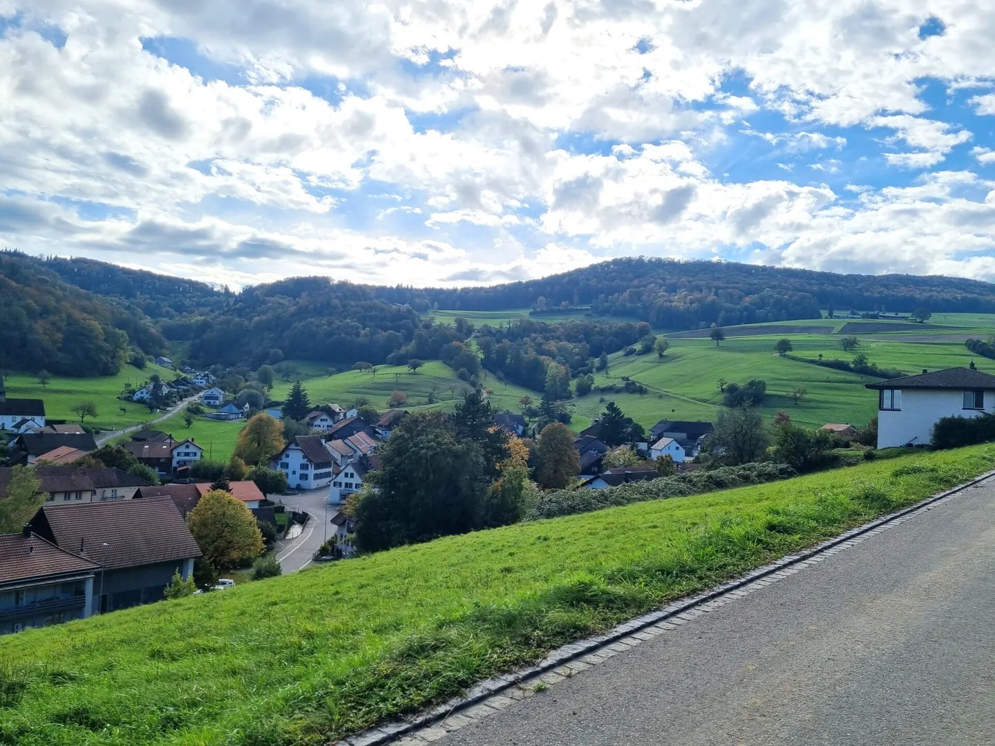 5.492 m² Terreno edificabile Zona residenziale W2 Häuptli (W2H) in una posizione collinare soleggiata con vista non ostacolata - Foto 4 di 7