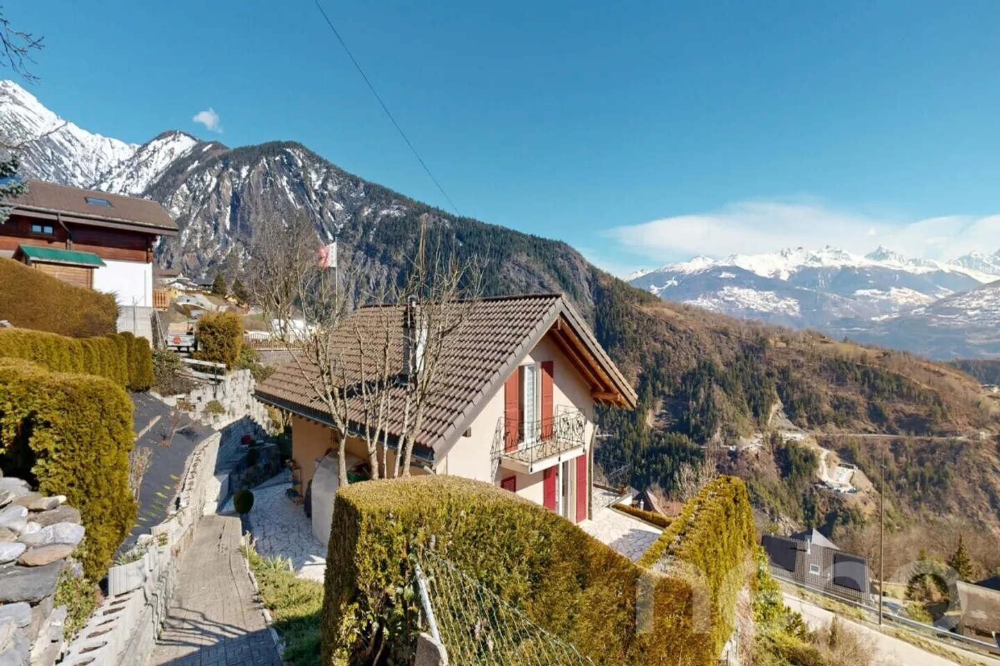 Magnifique propriété individuelle et studio indépendant - Photo 3 sur 12