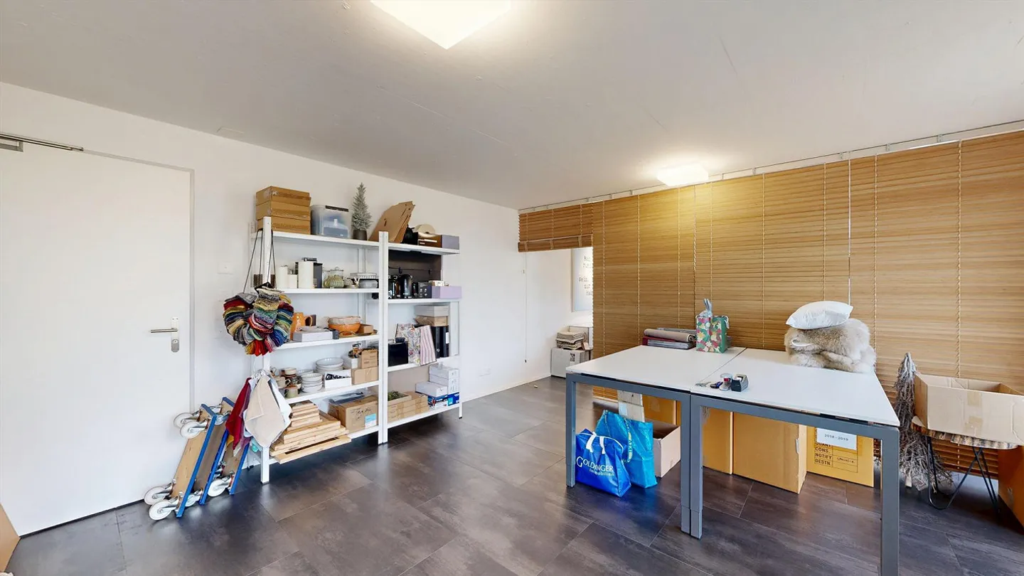 Ambiente di lavoro luminoso - Foto 3 di 7