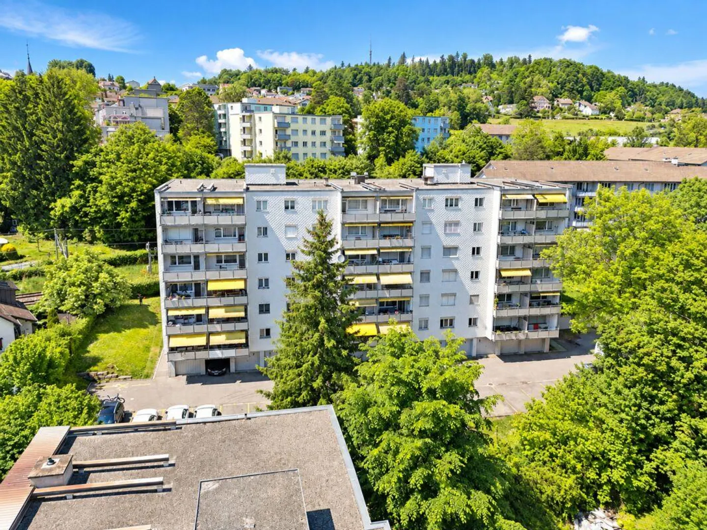 Appartement lumineux et bien entretenu avec balcon ensoleillé - Photo 1 sur 9
