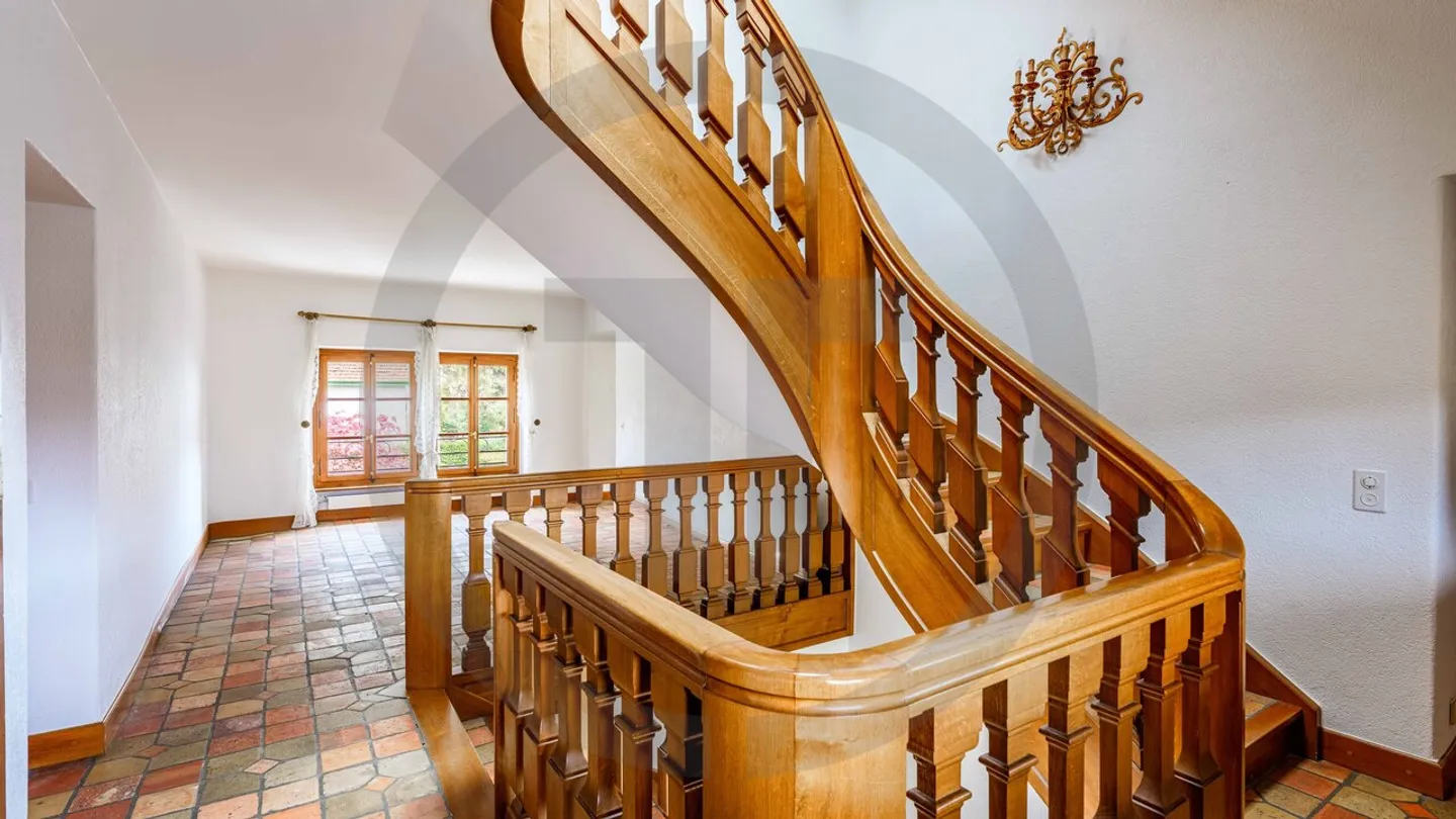 Magnificent farmhouse in the heart of Veyrier - Photo 9 of 12