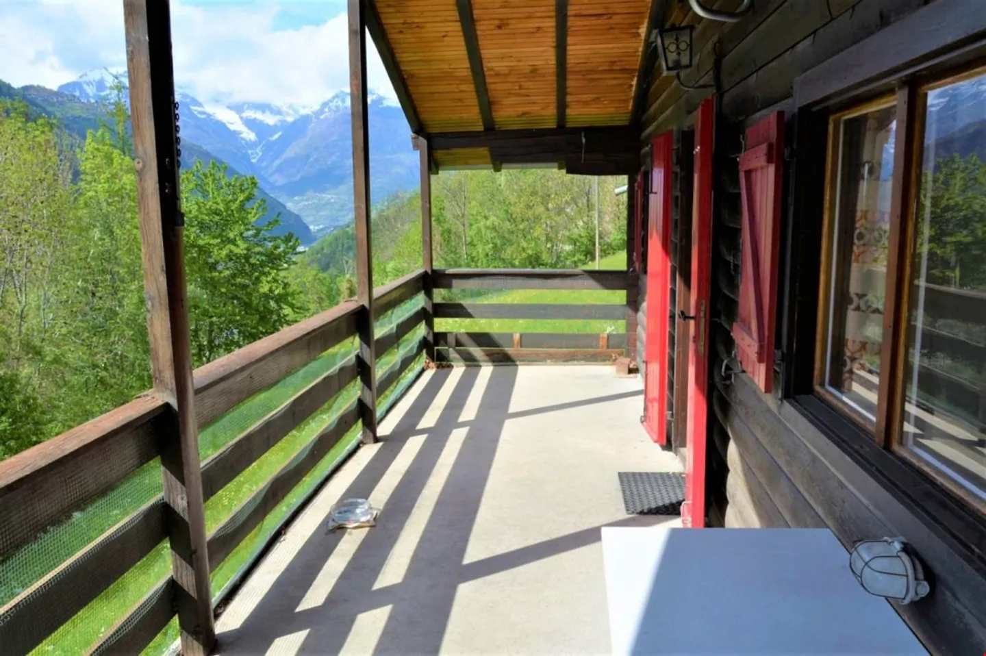 Renovation-Needed Chalet near Staldenried in Beautiful Surroundings - Photo 4 of 15