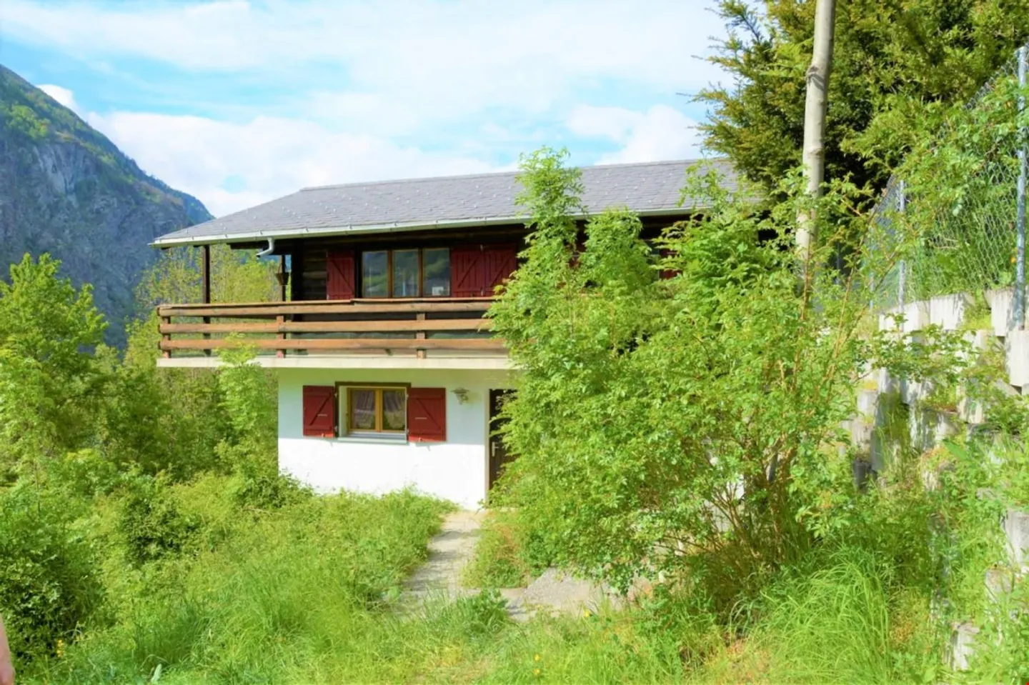 Renovation-Needed Chalet near Staldenried in Beautiful Surroundings - Photo 13 of 15