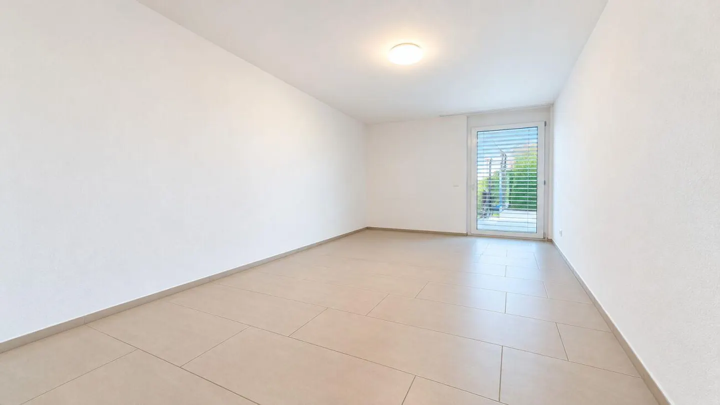 Exclusive new apartment with large terrace - Photo 11 of 13