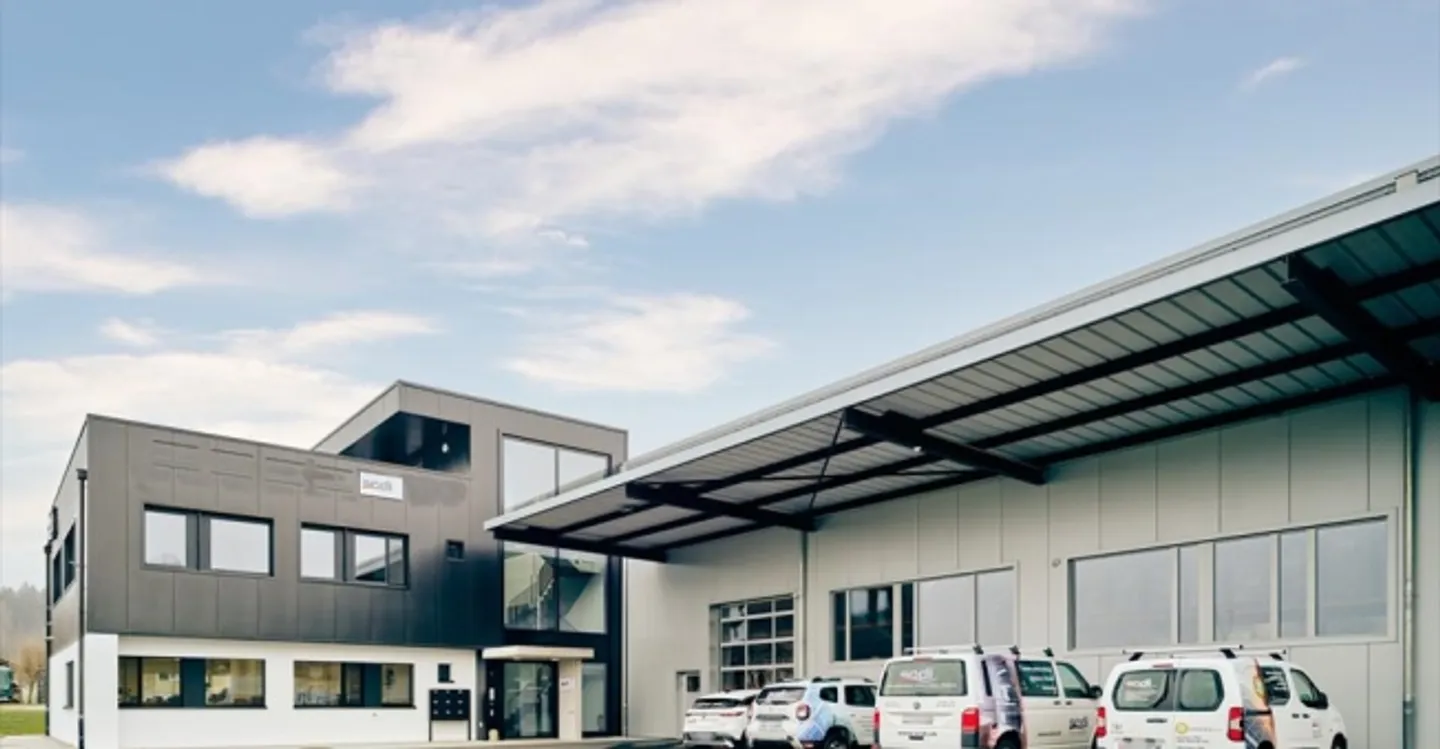 Office space for rent - Photo 2 of 12