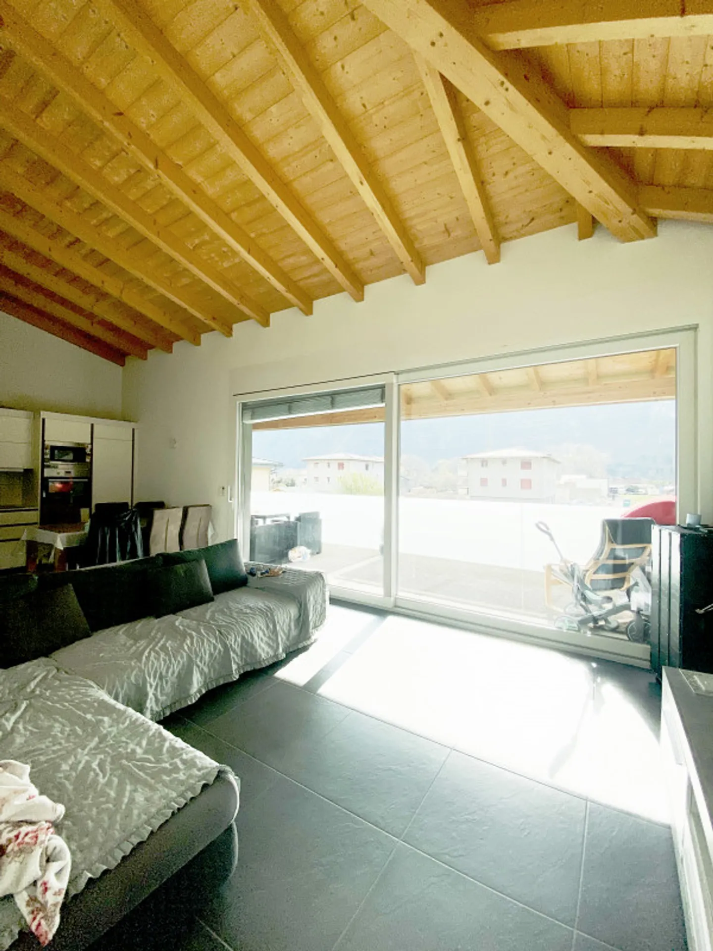 Ultimo lotto! Questo appartamento di 3,5 locali è perfetto per vivere o investire! - Foto 4 di 13
