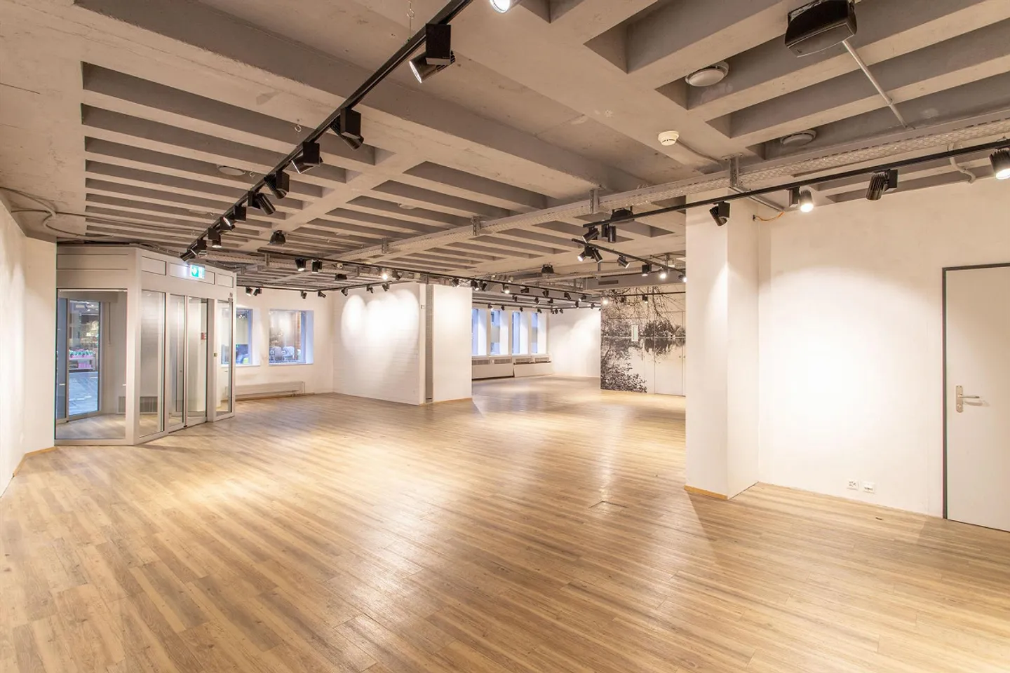 Unique Pop-Up Store Space in Prime Location in St. Gallen! - Photo 1 of 9