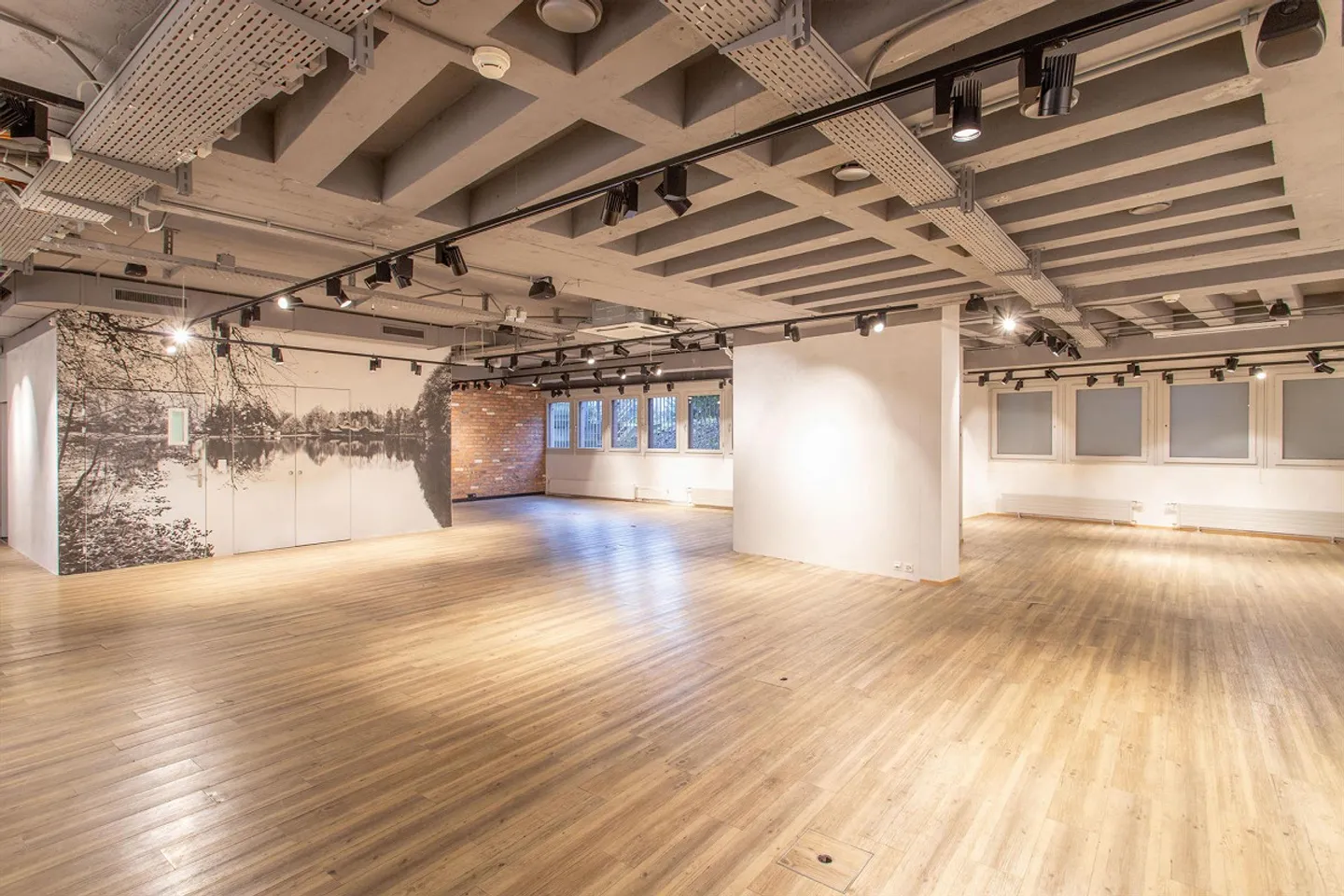 Unique Pop-Up Store Space in Prime Location in St. Gallen! - Photo 4 of 9
