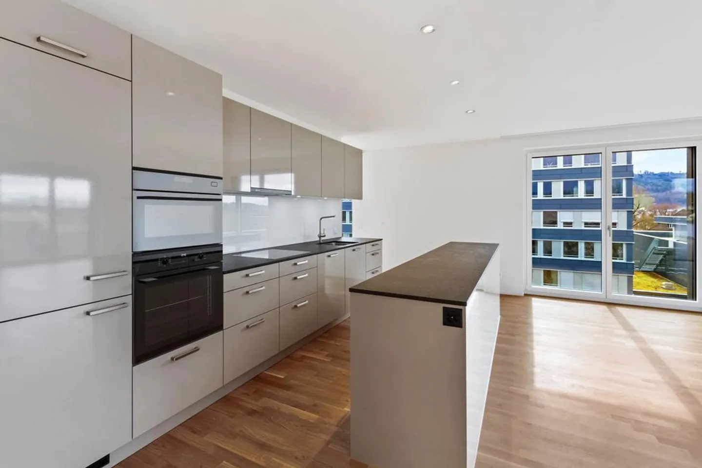 Moderne Wohnung im Ostring - Foto 2 von 5