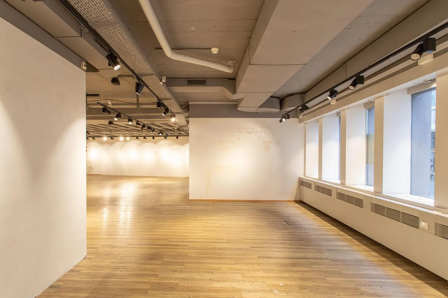 Unique Pop-Up Store Space in Prime Location in St. Gallen! - Photo 6 of 9
