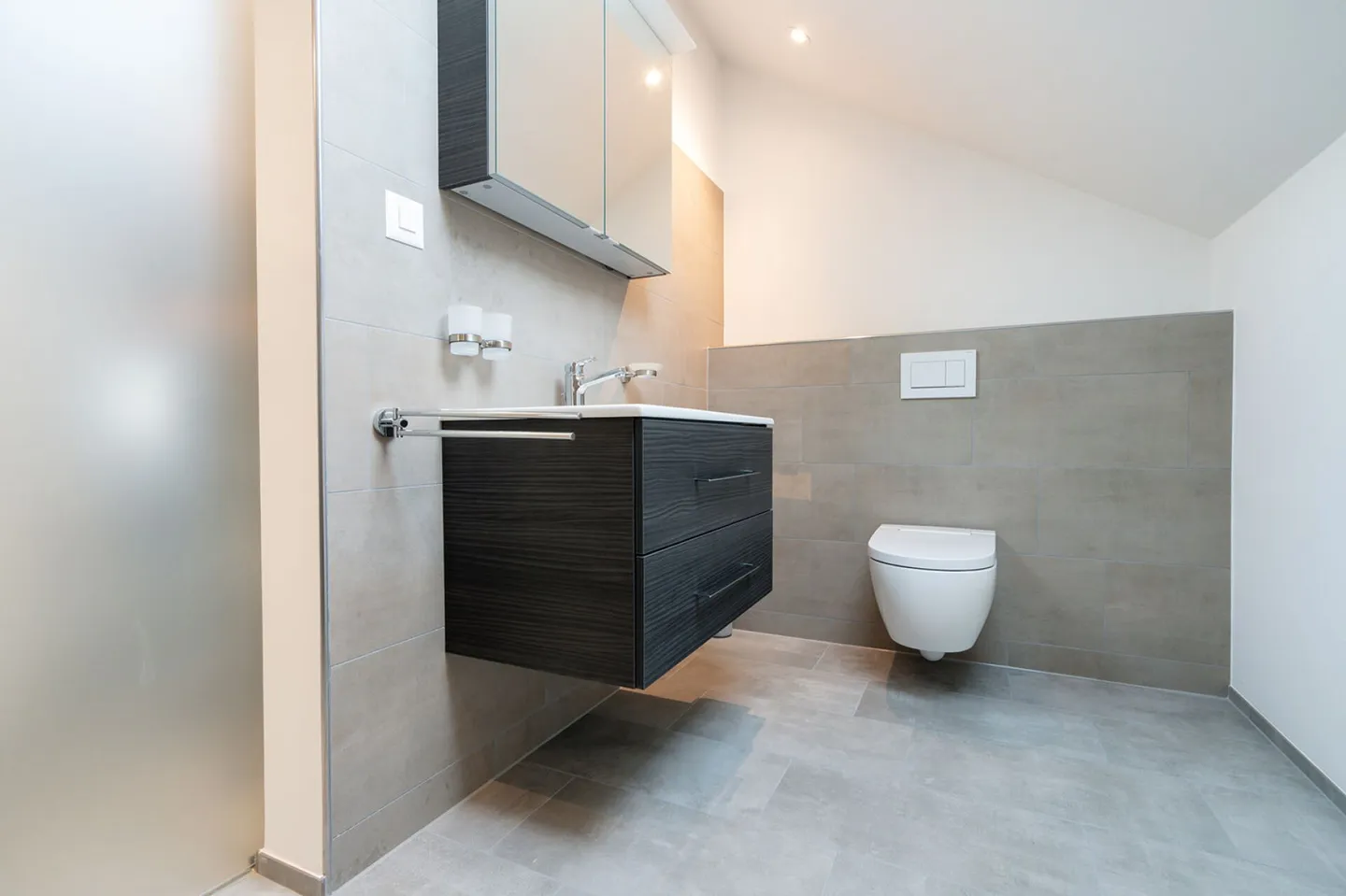 MODERNE UND STILLVOLLE DACHWOHNUNG - Photo 7 sur 16