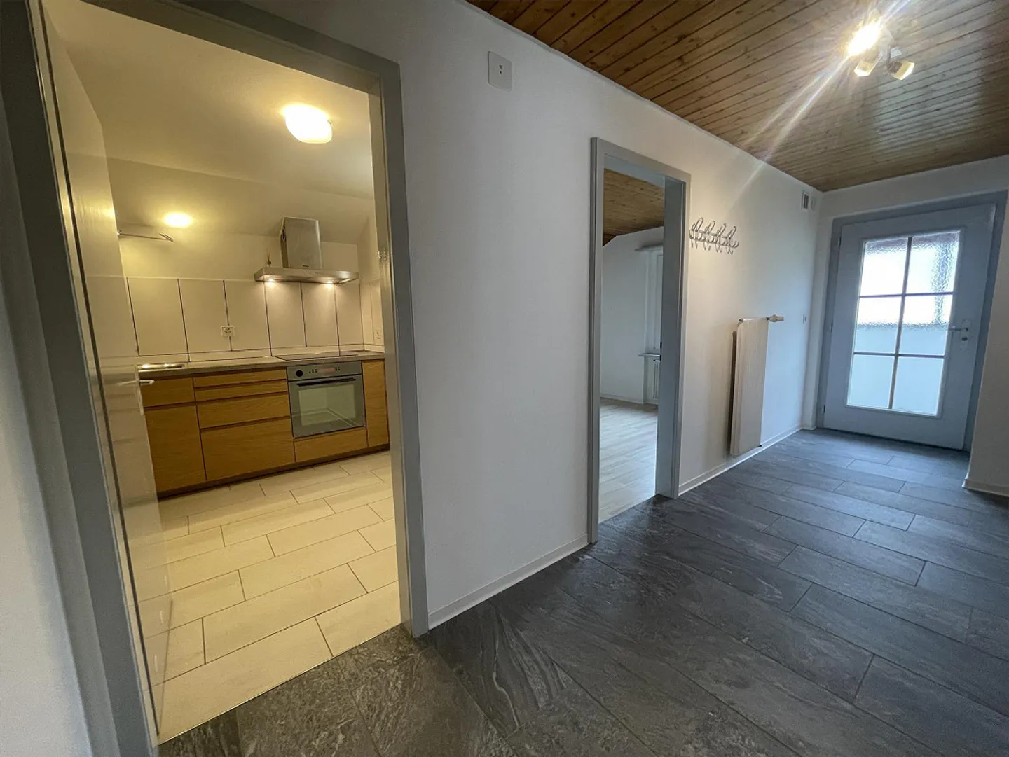 Un appartement lumineux et calme de 64m² au centre du village. - Photo 1 sur 16