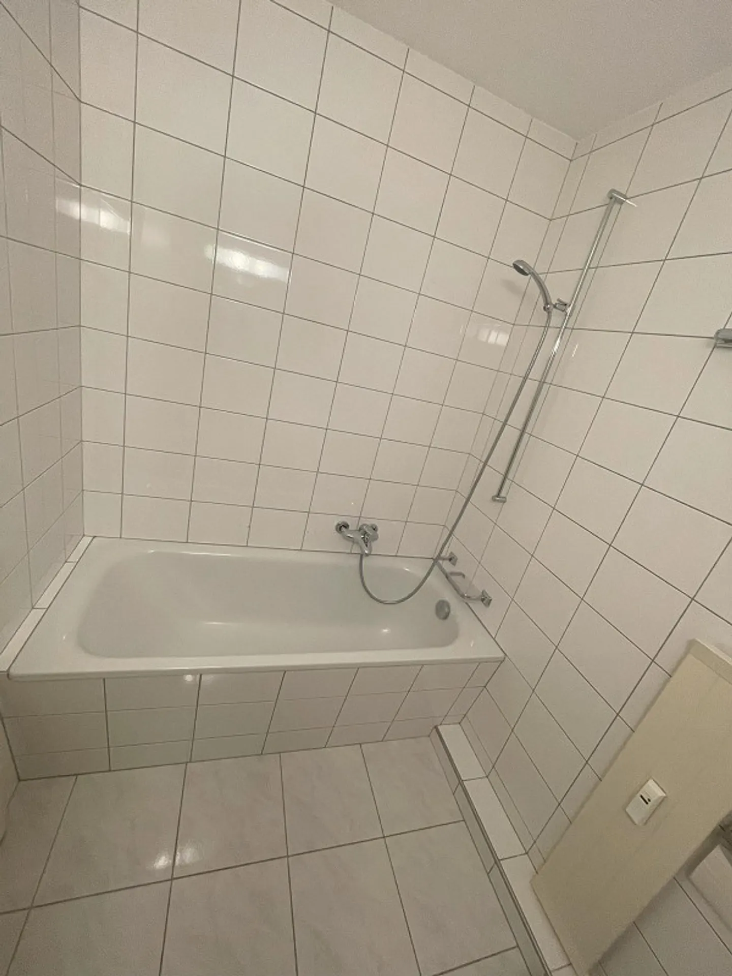 Cozy 3-room apartment with balcony in Appenzell - Photo 4 of 12