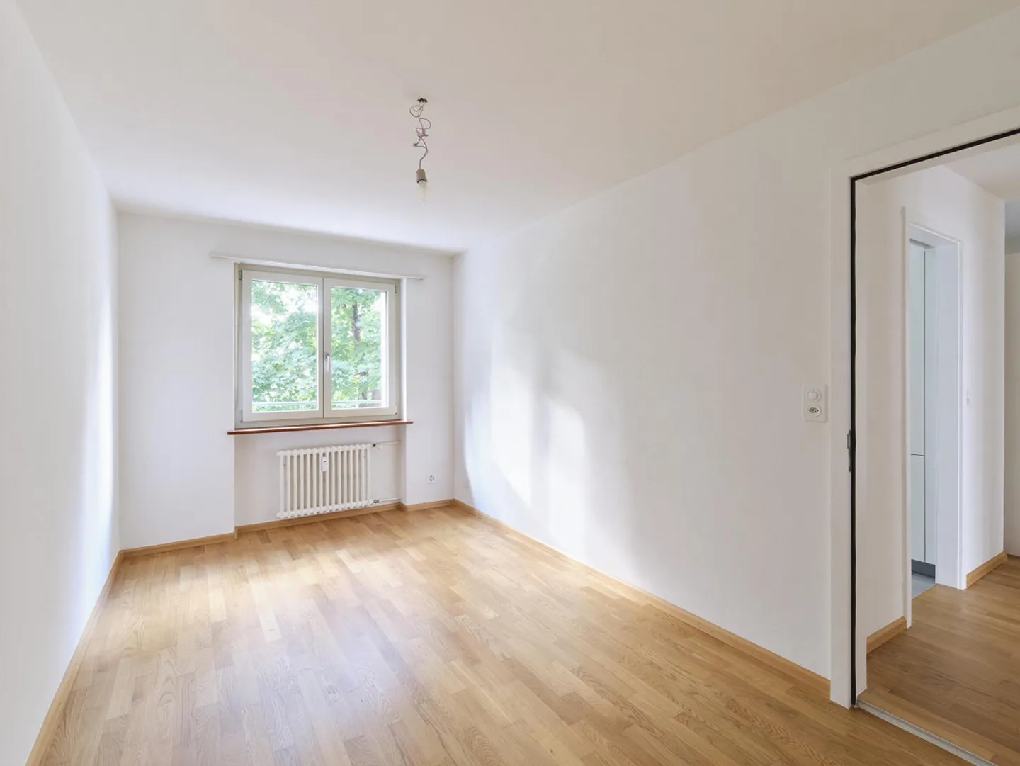 First rental: Living in a quiet location on the raised ground floor - Photo 2 of 8