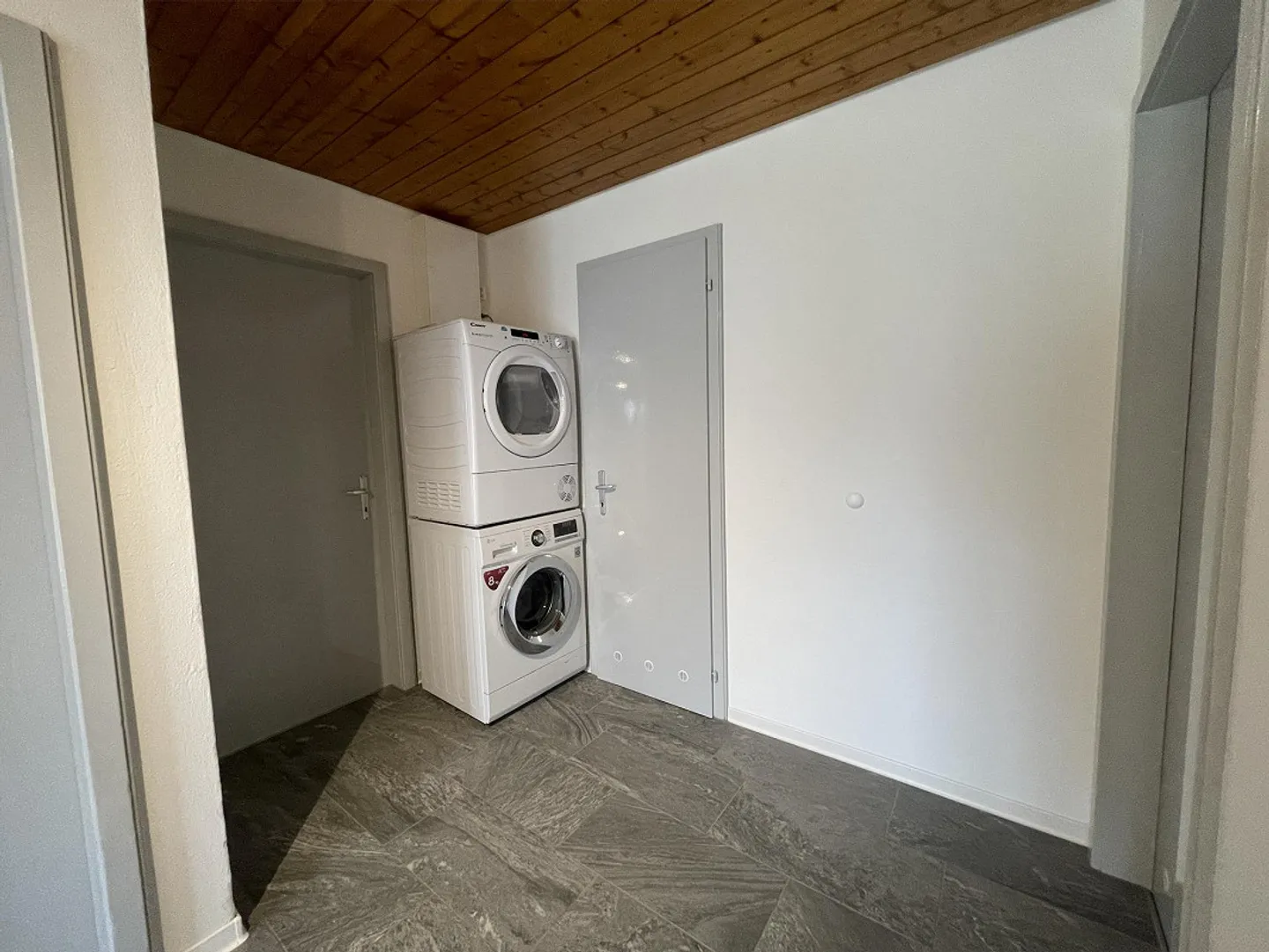Un appartement lumineux et calme de 64m² au centre du village. - Photo 2 sur 16