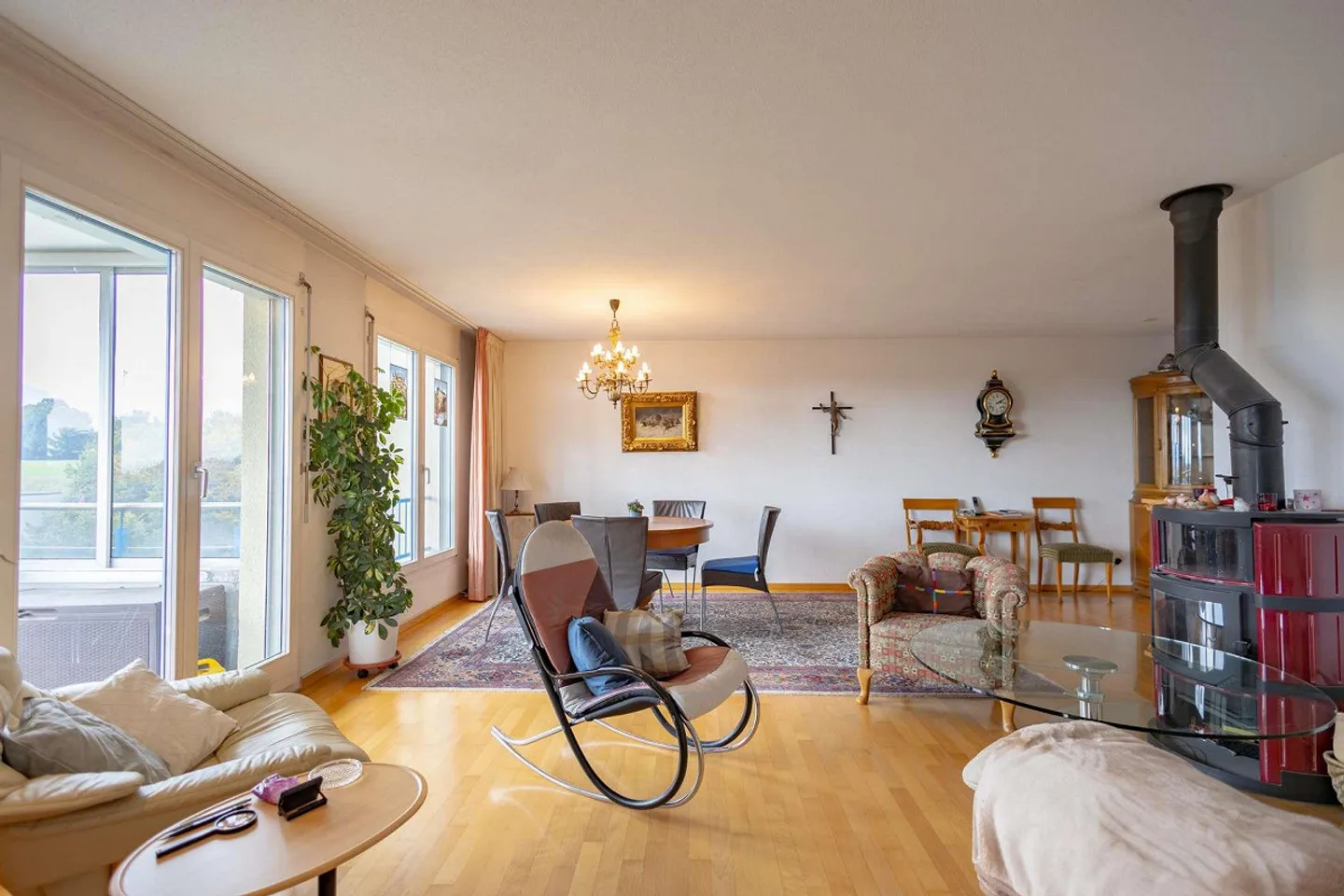 Helle, ruhige 4.5-Zimmerwohnung mit Alpenblick in Wallisellen - Foto 3 von 15