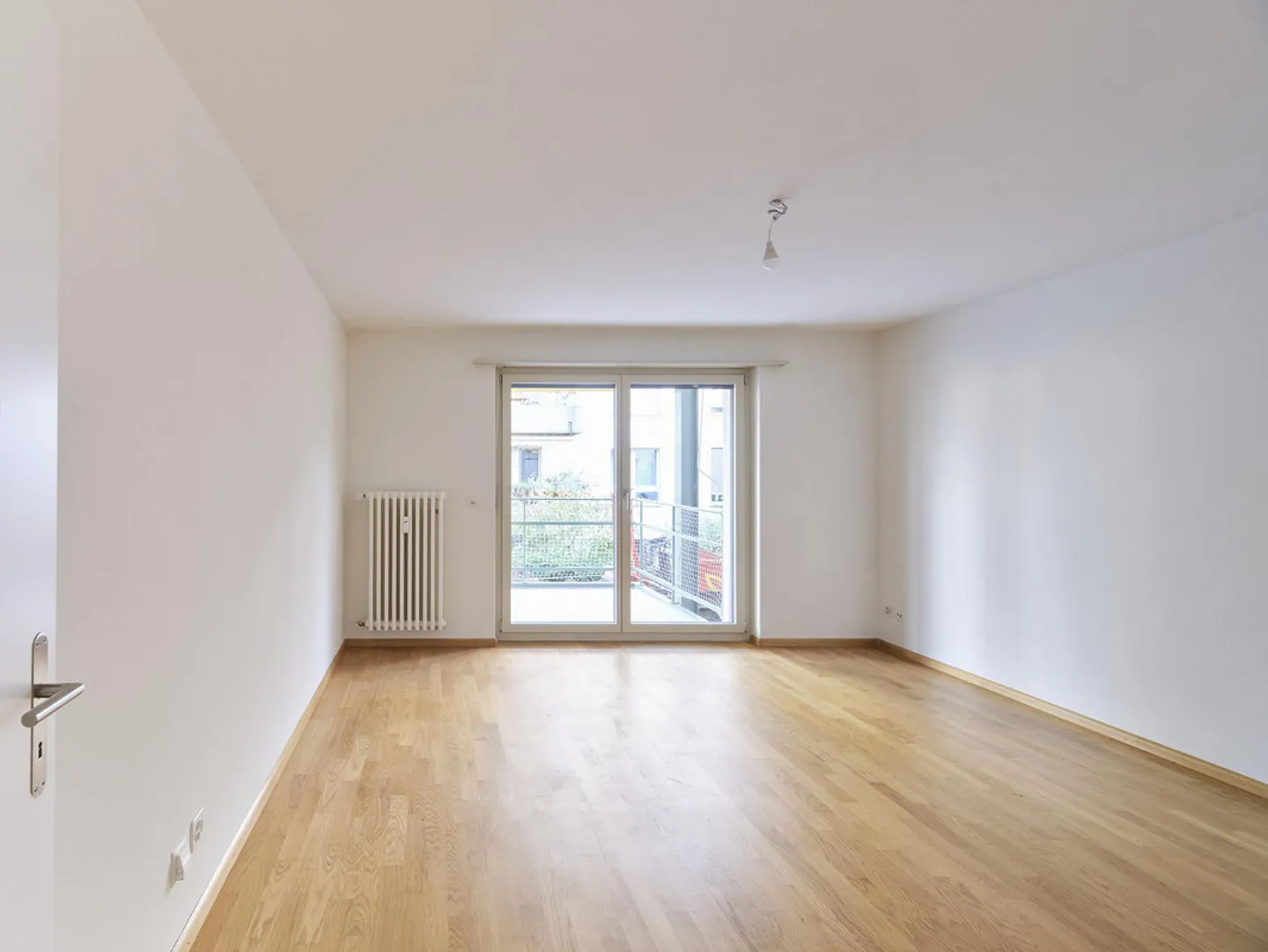 First rental: Living in a quiet location on the raised ground floor - Photo 3 of 8