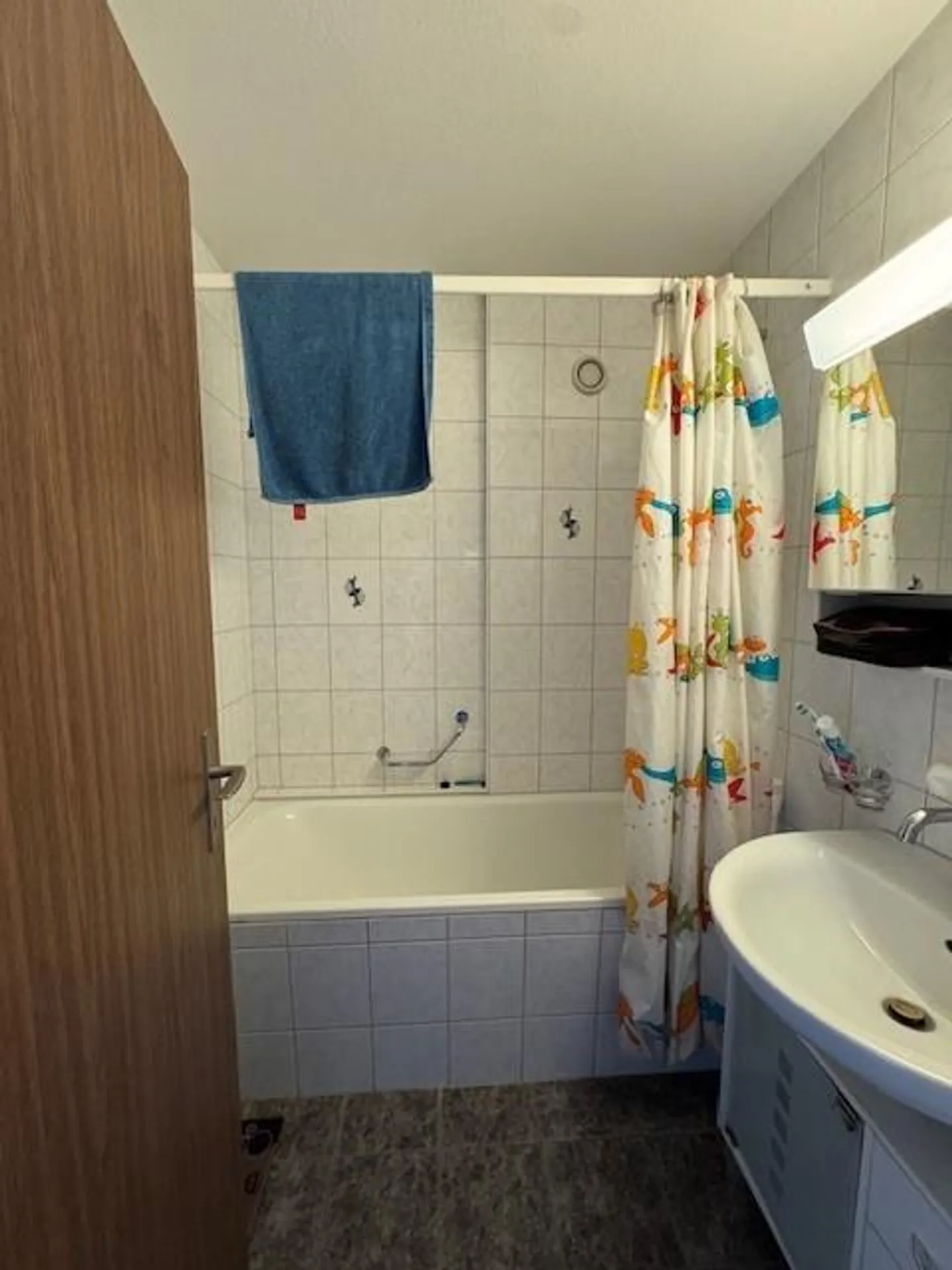 Appartement 4.5 pièces à louer dans un emplacement central à Wichtrach - Photo 4 sur 9