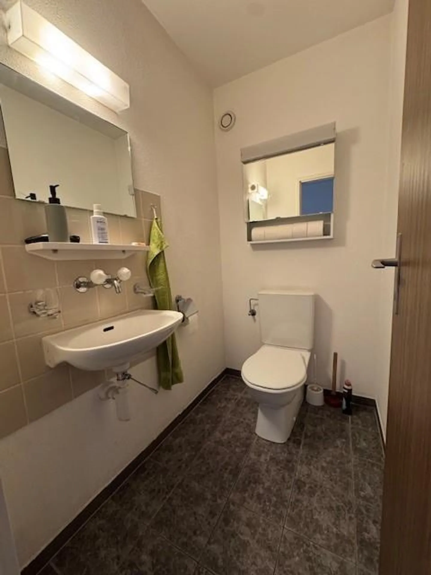 Appartement 4.5 pièces à louer dans un emplacement central à Wichtrach - Photo 5 sur 9