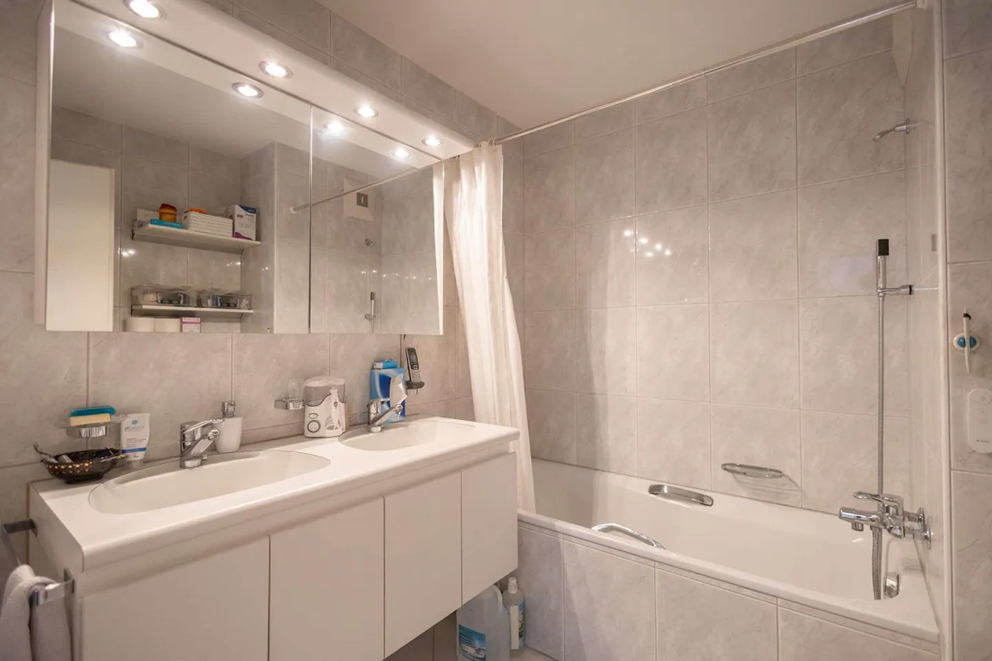 Helle, ruhige 4.5-Zimmerwohnung mit Alpenblick in Wallisellen - Foto 7 von 15