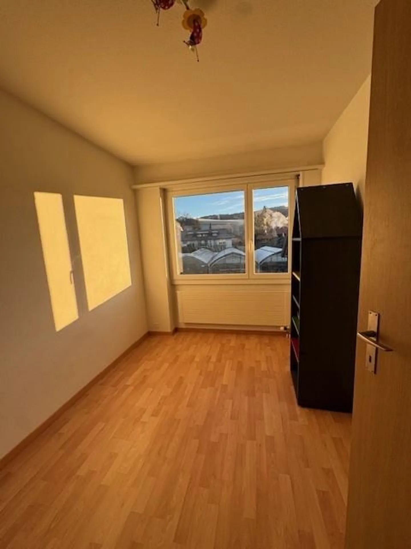 Appartement 4.5 pièces à louer dans un emplacement central à Wichtrach - Photo 7 sur 9