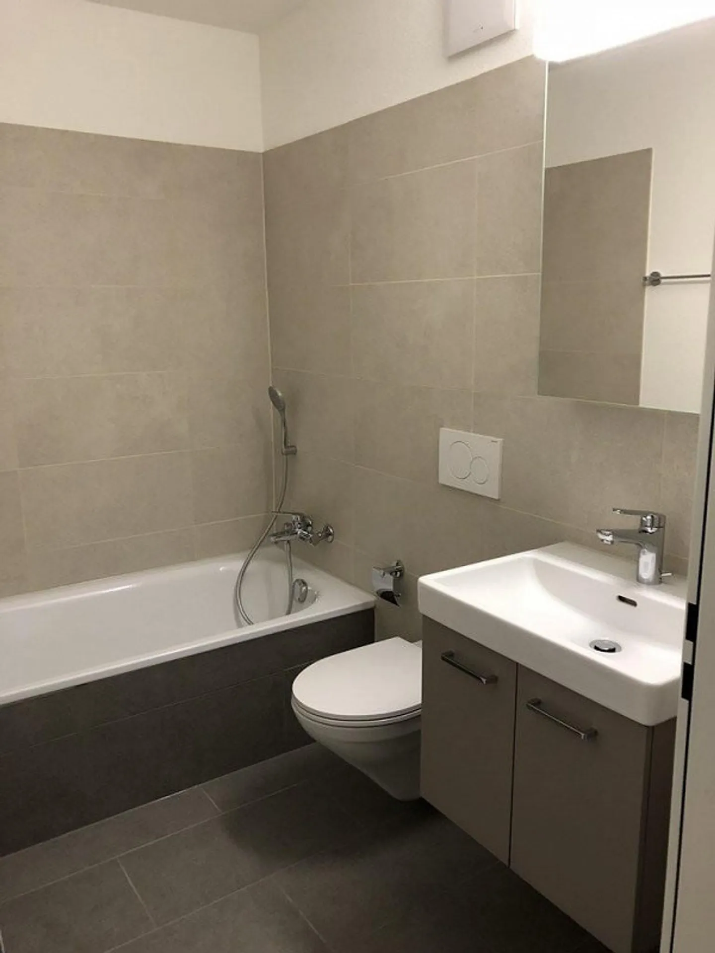 LOCATION APRÈS RÉNOVATION avec tour de lavage privé - Photo 4 sur 5