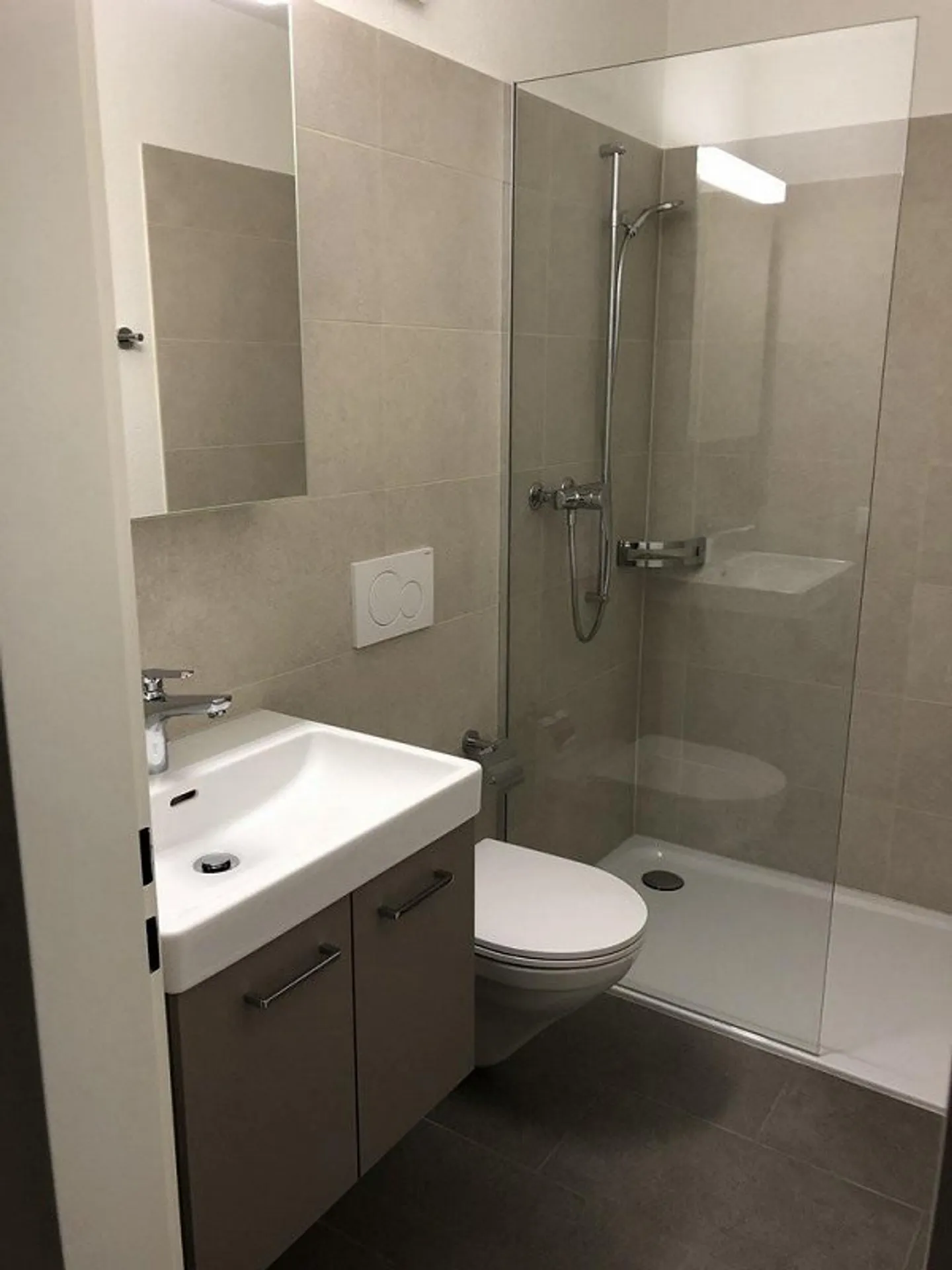 LOCATION APRÈS RÉNOVATION avec tour de lavage privé - Photo 5 sur 5