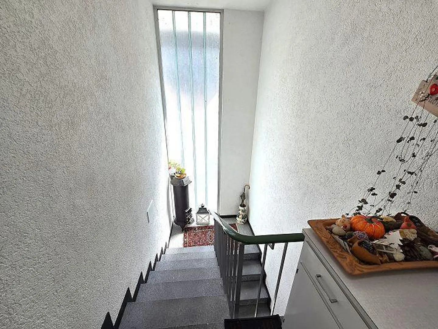 Maison bi-/plurifamiliale avec stationnement et cour - Photo 33 sur 42