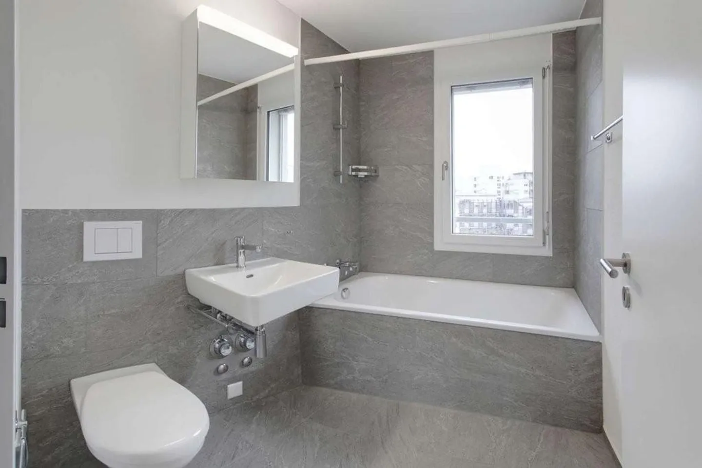 Beautiful 3.5 Room Apartment Seeks New Tenant from March 16, 2026 - Photo 3 of 7