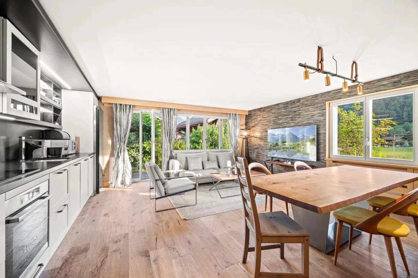 Apartment in the center of Gstaad - Photo 1 of 10