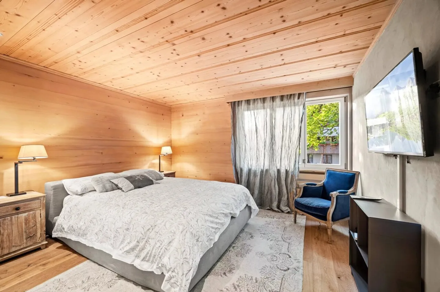 Apartment in the center of Gstaad - Photo 4 of 10