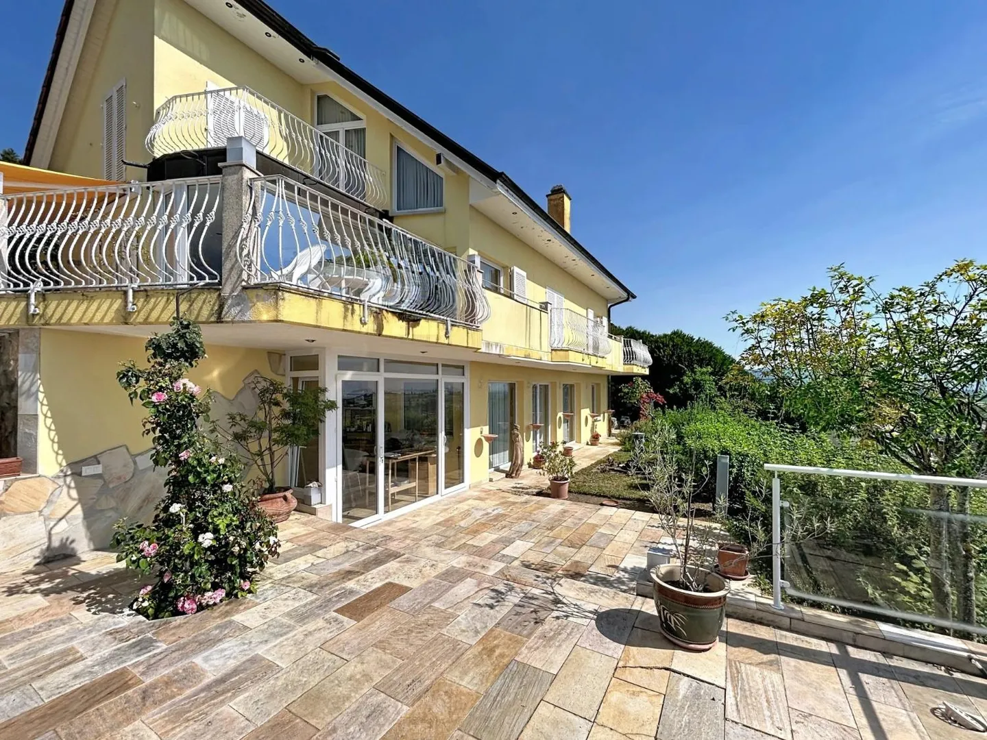 A Green Jewel with Panoramic Views of the Lake and the Alps - Photo 6 of 13
