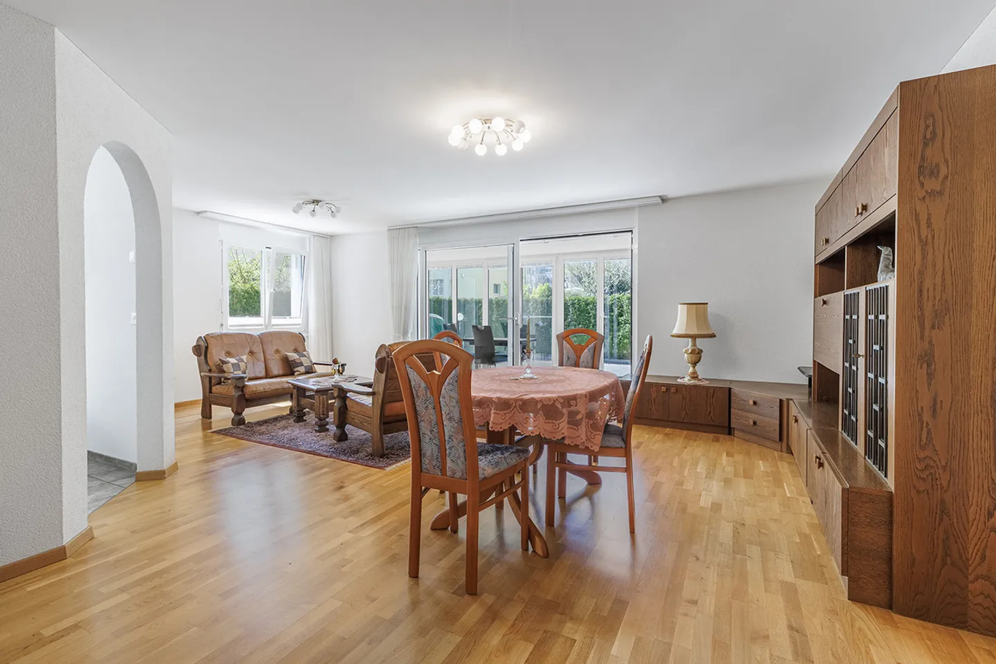 Family-friendly home with sunny garden seating area - Photo 3 of 9