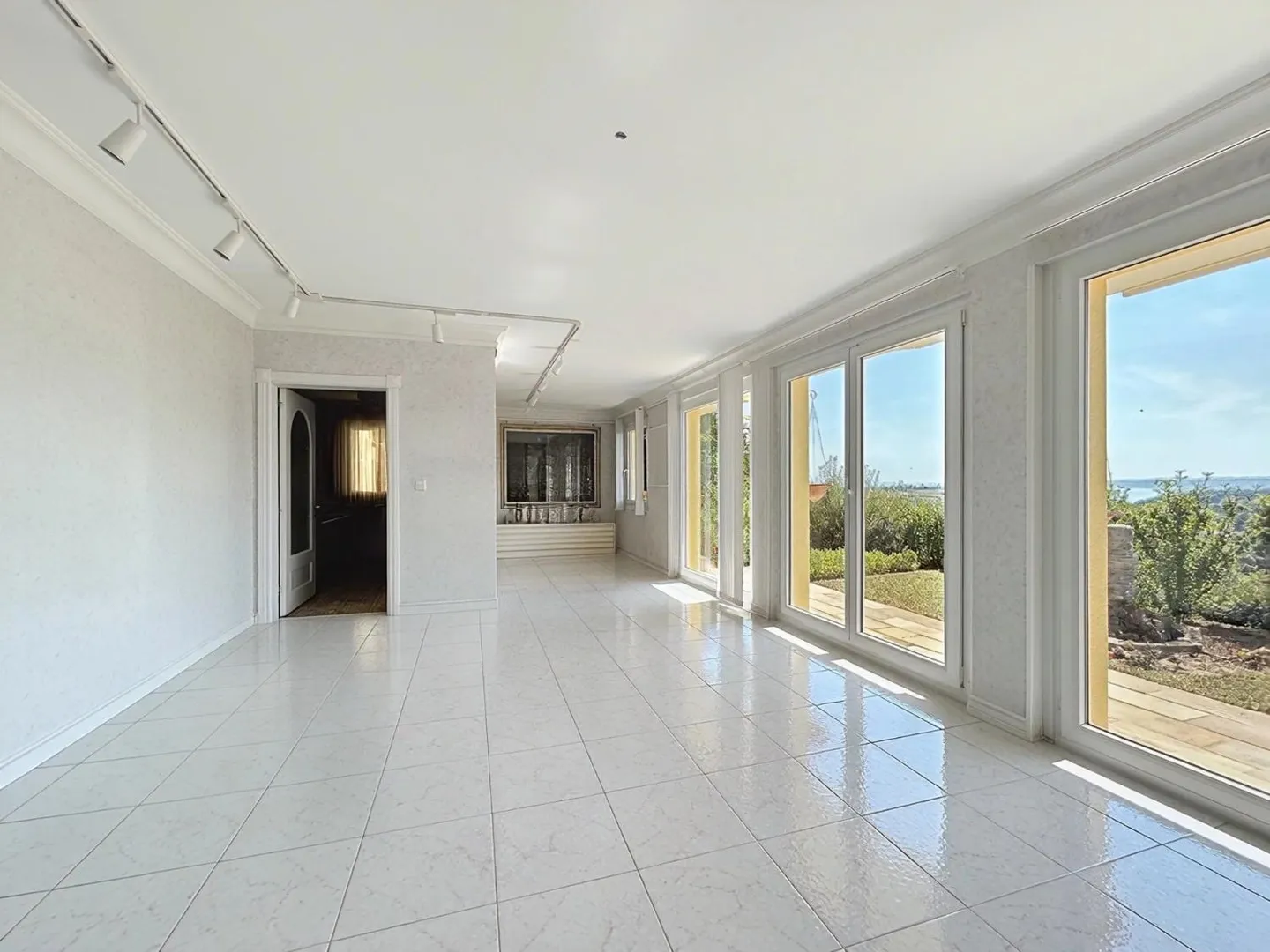 A Green Jewel with Panoramic Views of the Lake and the Alps - Photo 11 of 13