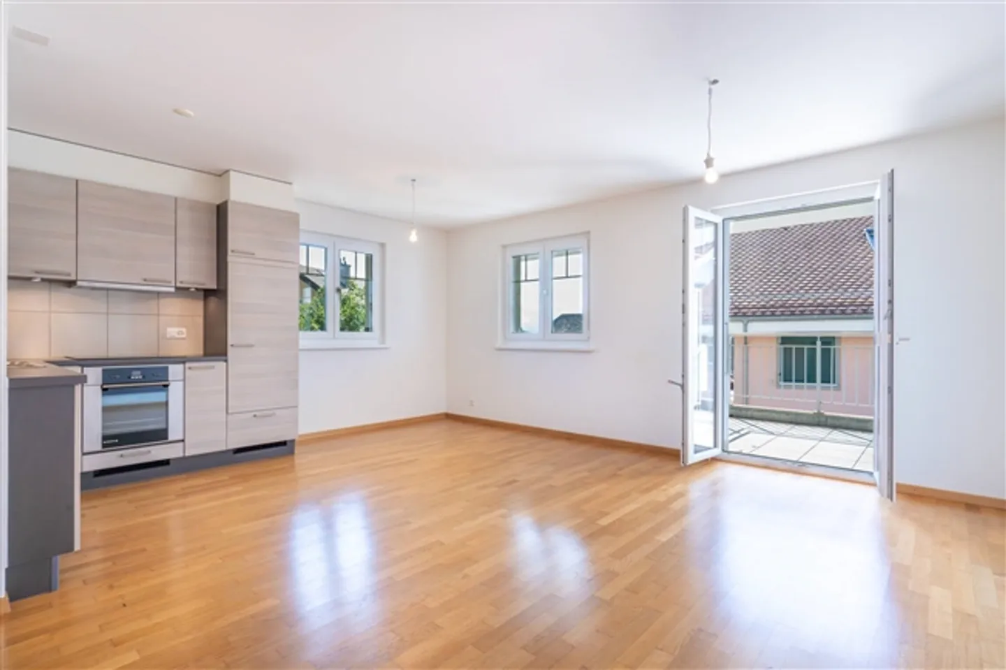 Charming 2.5-room apartment with garden - Photo 2 of 7