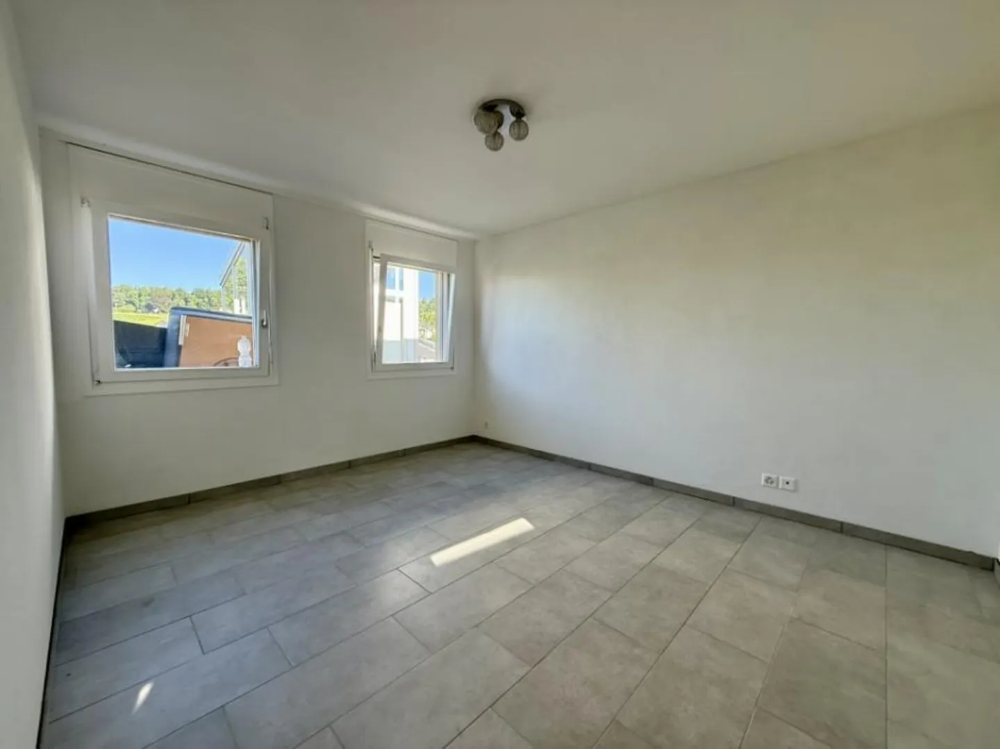 Apartment with Yield - Photo 3 of 6