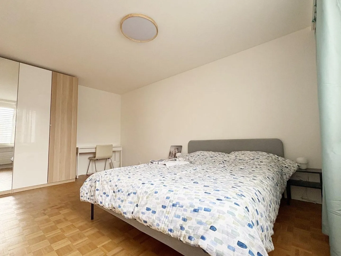 Moderne 2.5-Zimmer-Wohnung mit Balkon - Foto 6 von 9