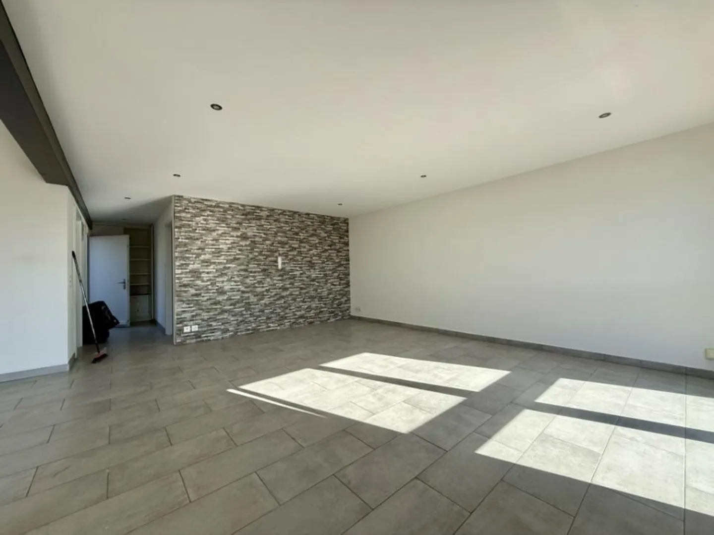 Apartment with Yield - Photo 4 of 6